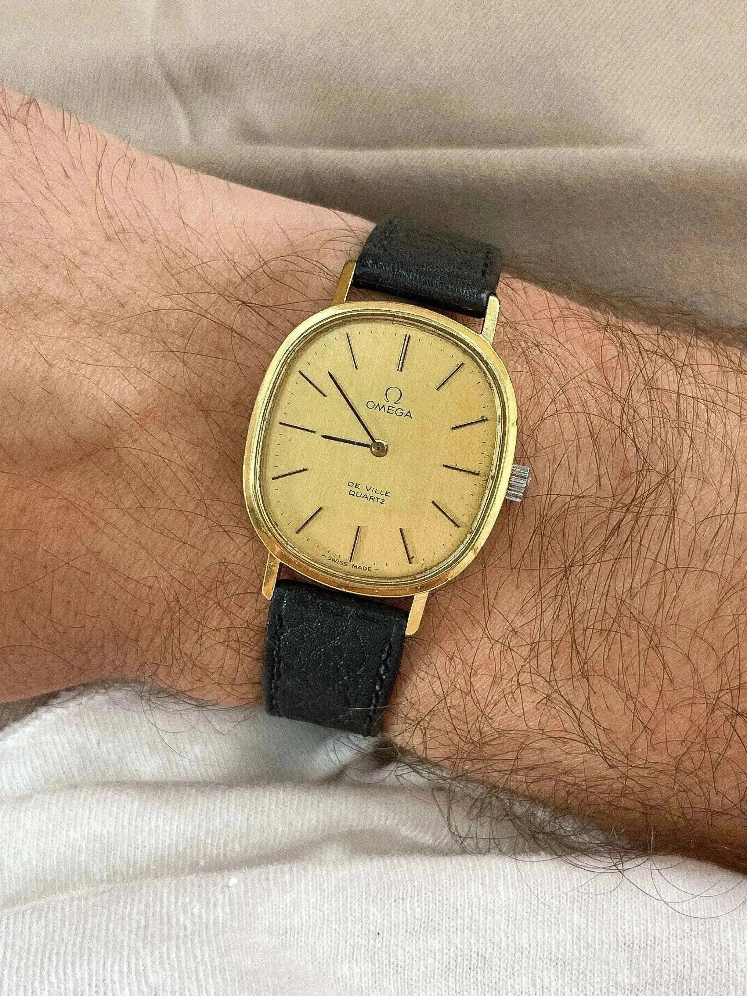Omega - De Ville Oval Gold Quartz - 1977 - Atelier Victor