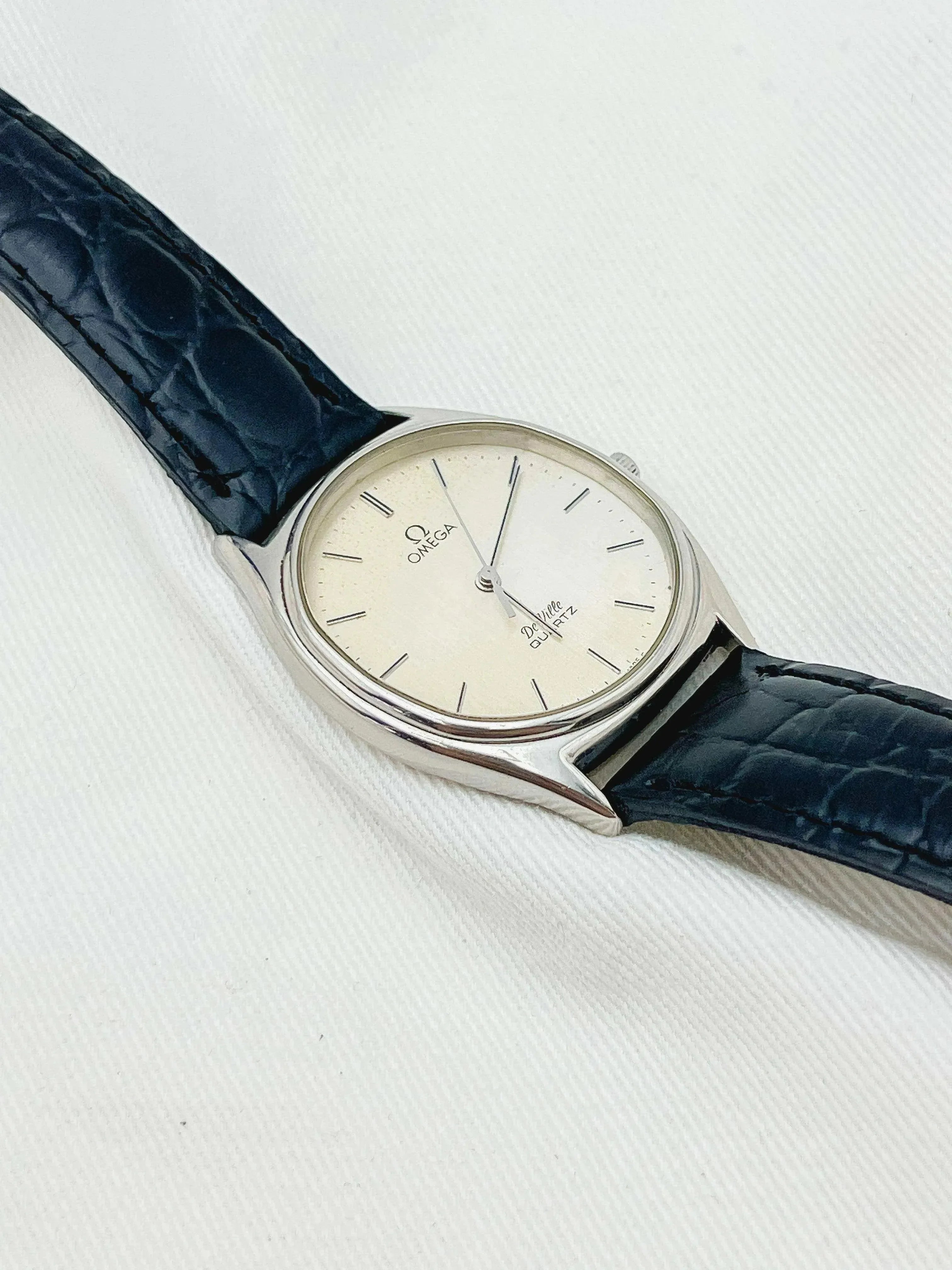 Omega - De Ville Ovale Patine Champagne - 1980 - Atelier Victor - Vintage Shop