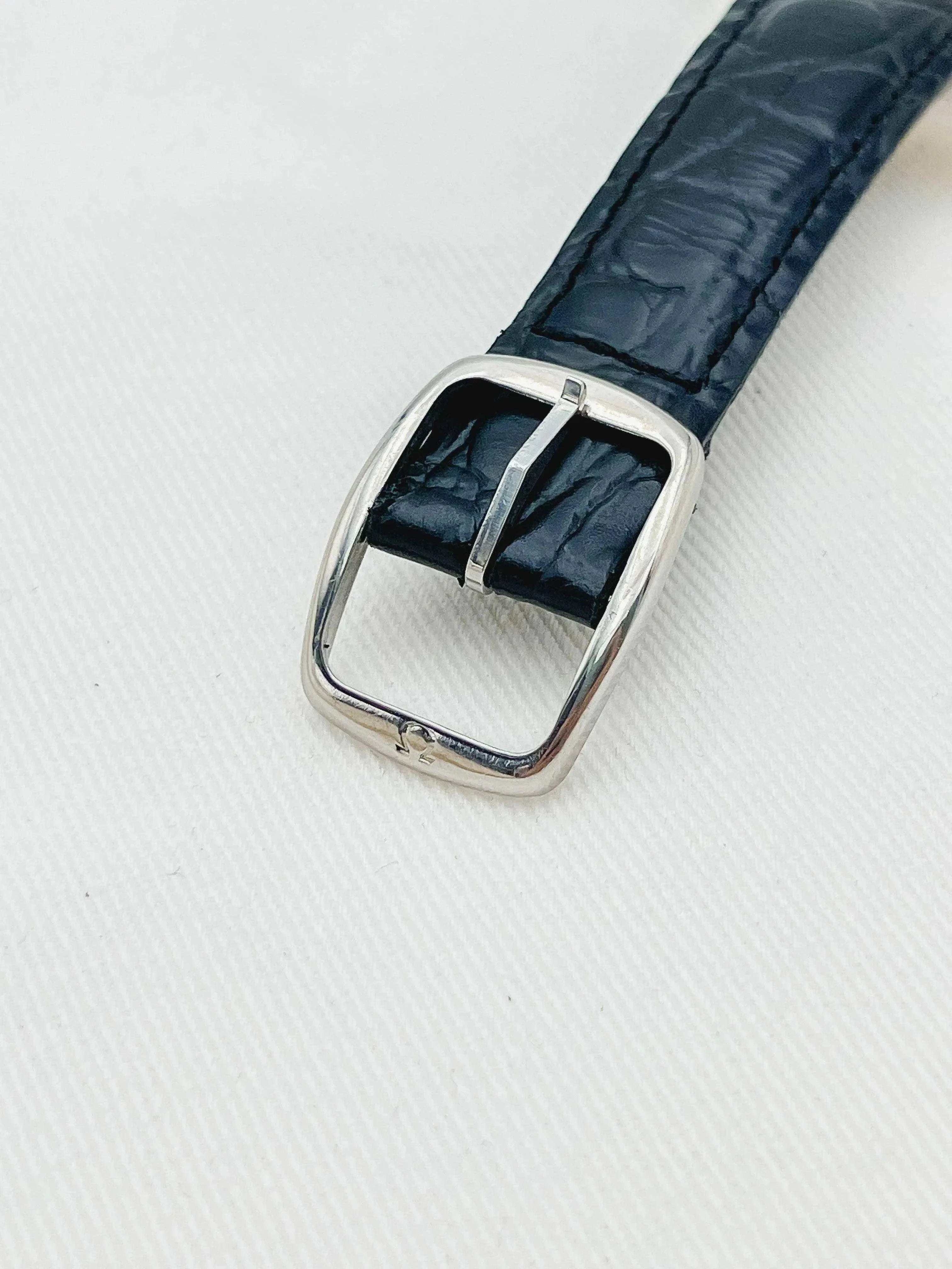 Omega - De Ville Ovale Patine Champagne - 1980 - Atelier Victor - Vintage Shop