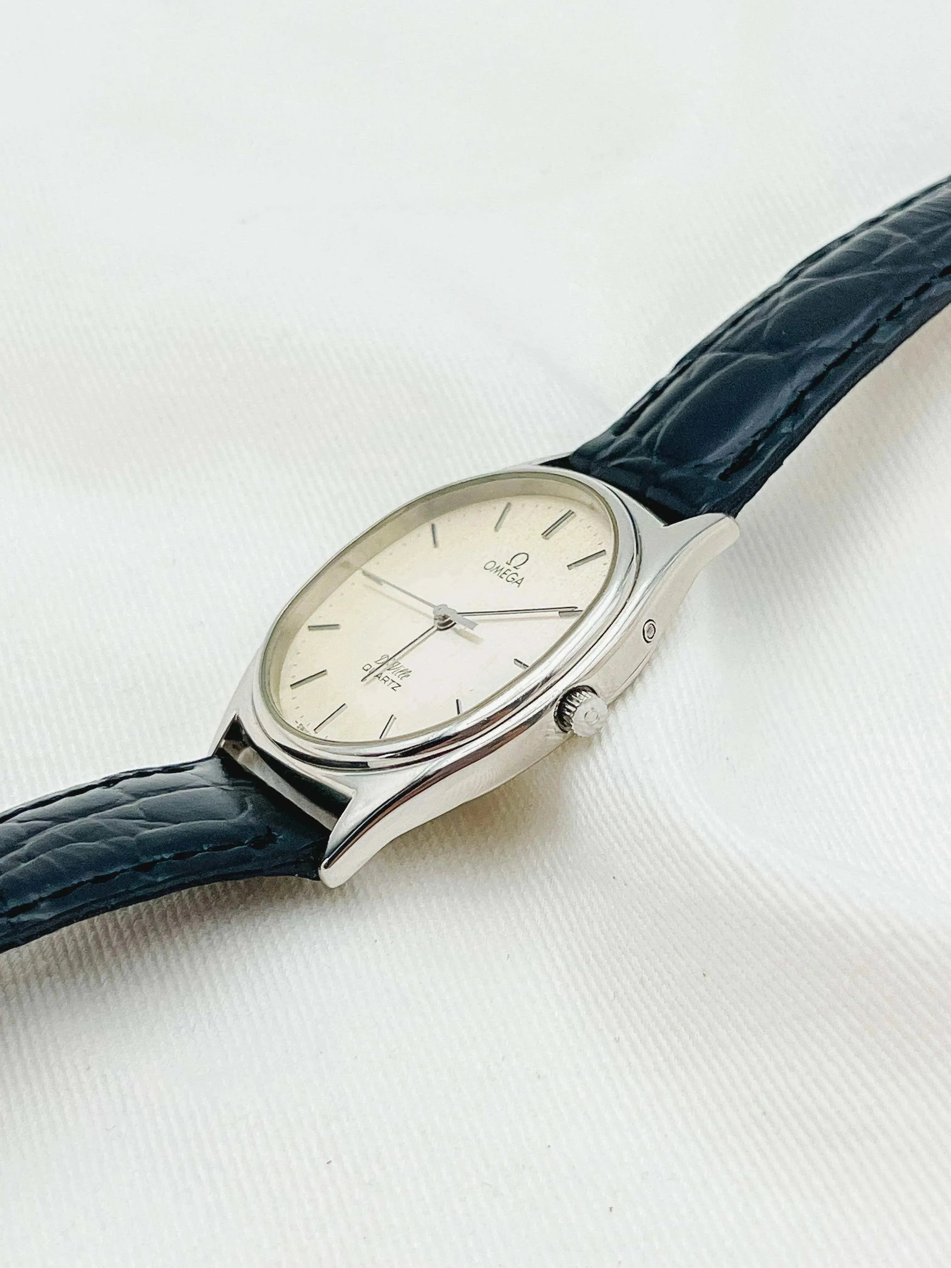 Omega - De Ville Ovale Patine Champagne - 1980 - Atelier Victor - Vintage Shop