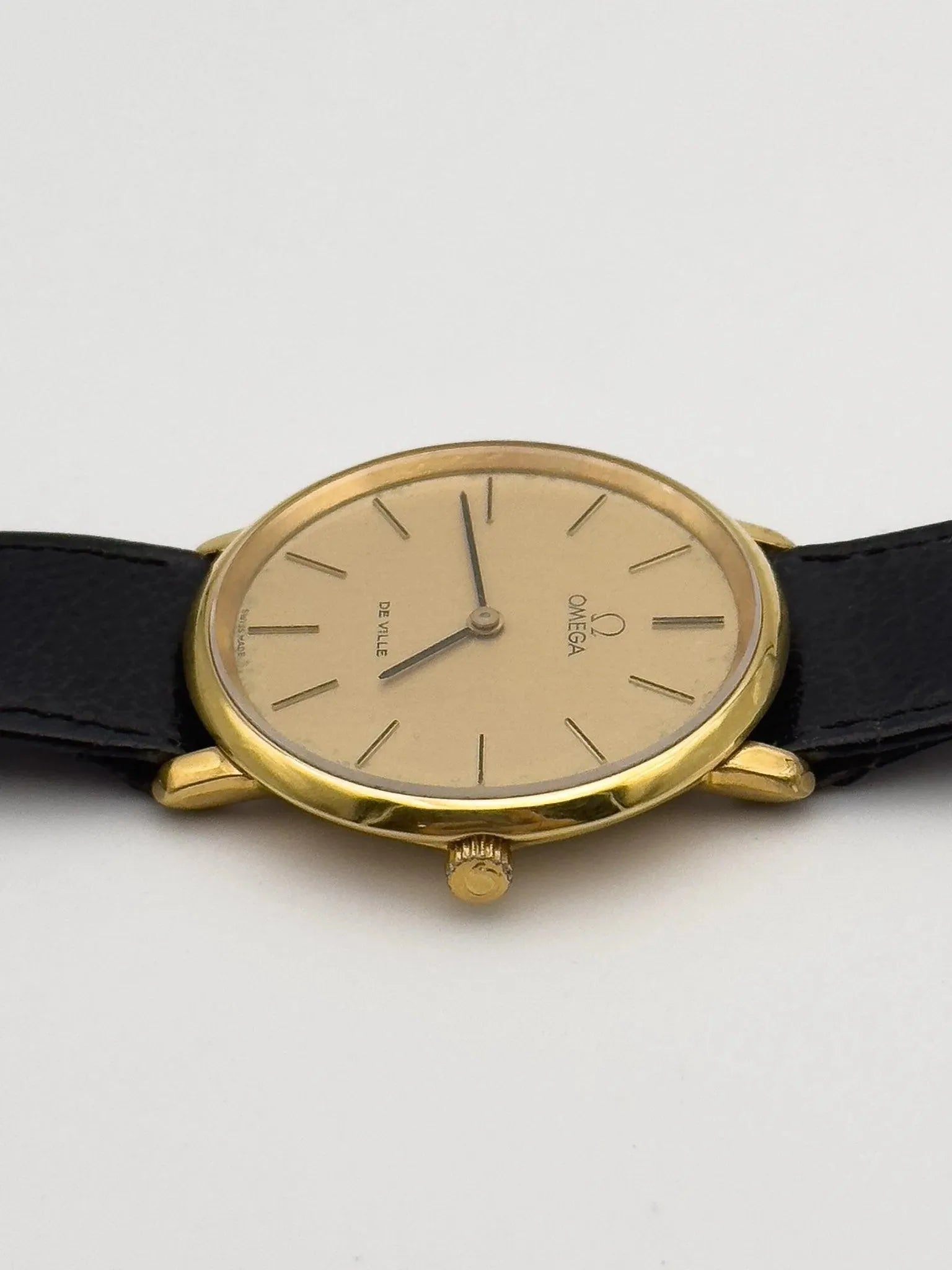 Omega - De Ville Plaqué or circle - 1973 - Atelier Victor Paris - Vintage Watch Shop Dubai