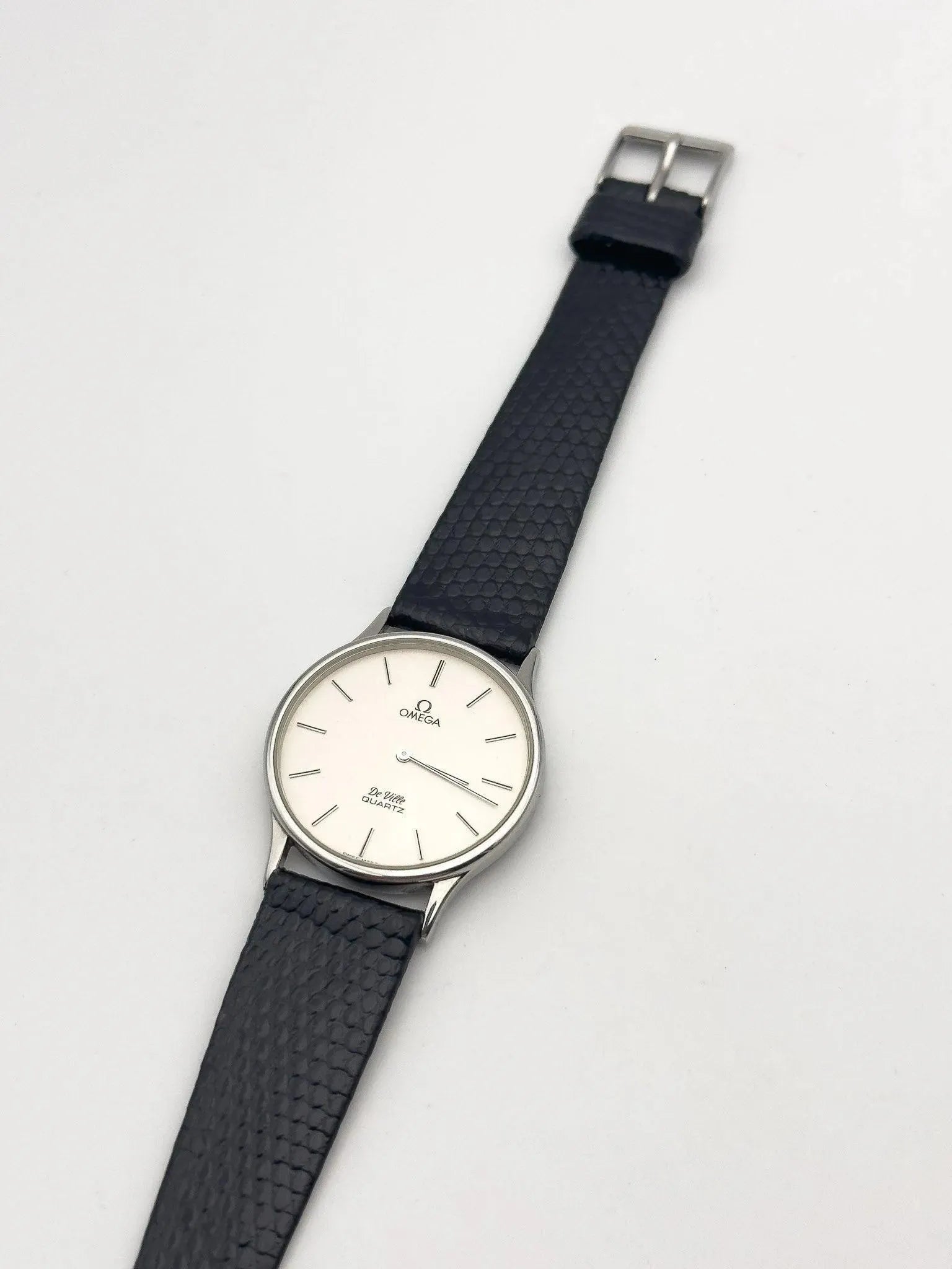 Omega - De Ville Poussoir Ronde Cadran Blanc - 1978 - Atelier Victor Paris - Vintage Watch Shop Dubai