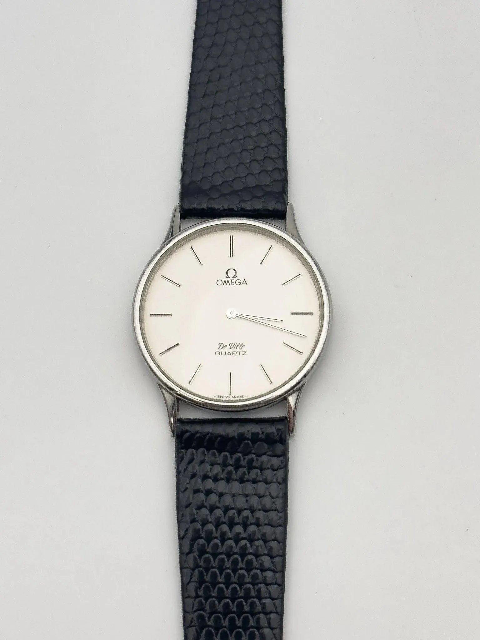 Omega - De Ville Poussoir Ronde Cadran Blanc - 1978 - Atelier Victor Paris - Vintage Watch Shop Dubai