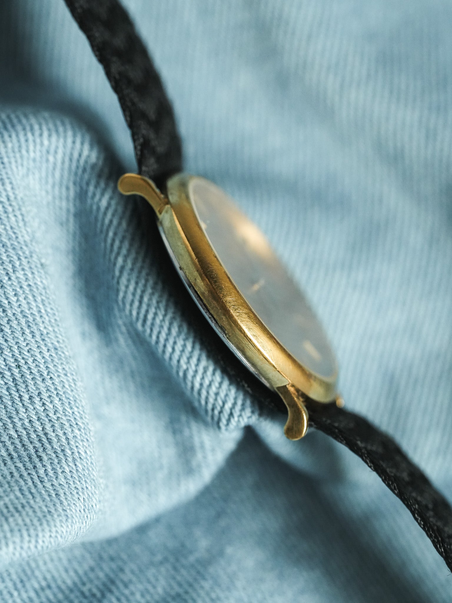 Omega - De Ville Ronde or date quartz 1430 - 1989 - Atelier Victor - Vintage Shop