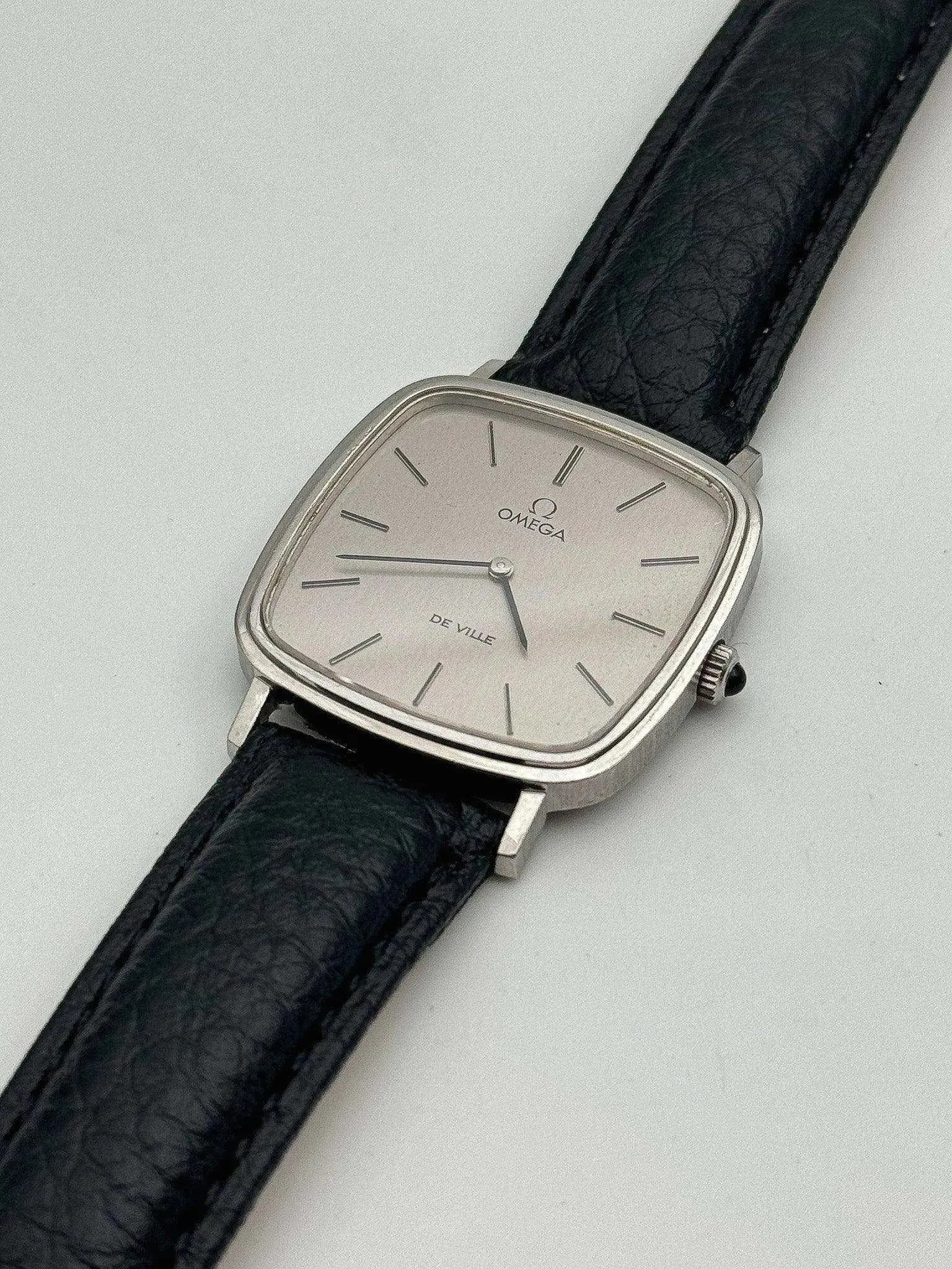Omega - De Ville Square Cabochon - 1977 - Atelier Victor Paris - Vintage Watch Shop Dubai