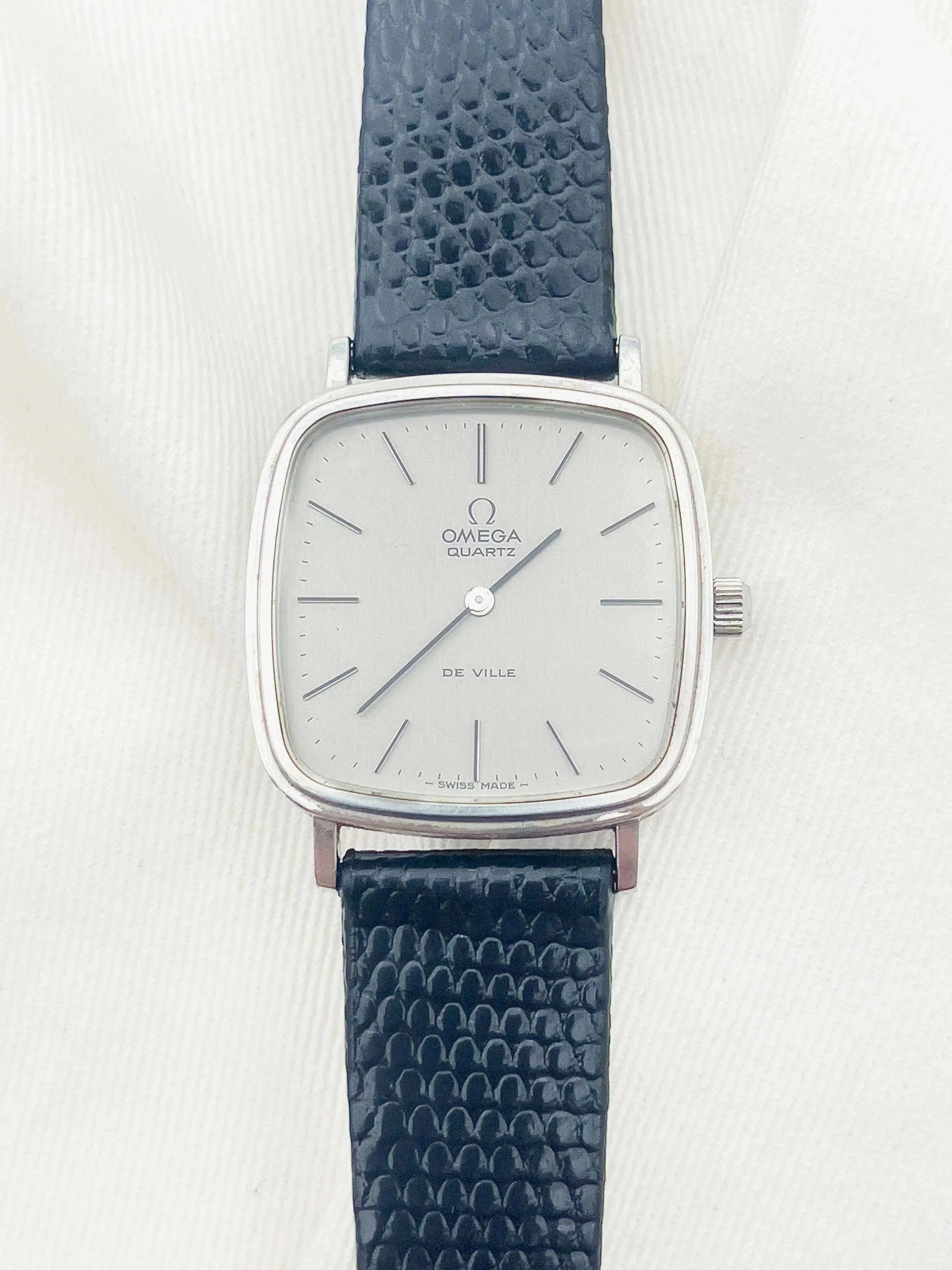 Omega - De Ville Square Grey Dial - 1977 - Atelier Victor - Vintage Shop