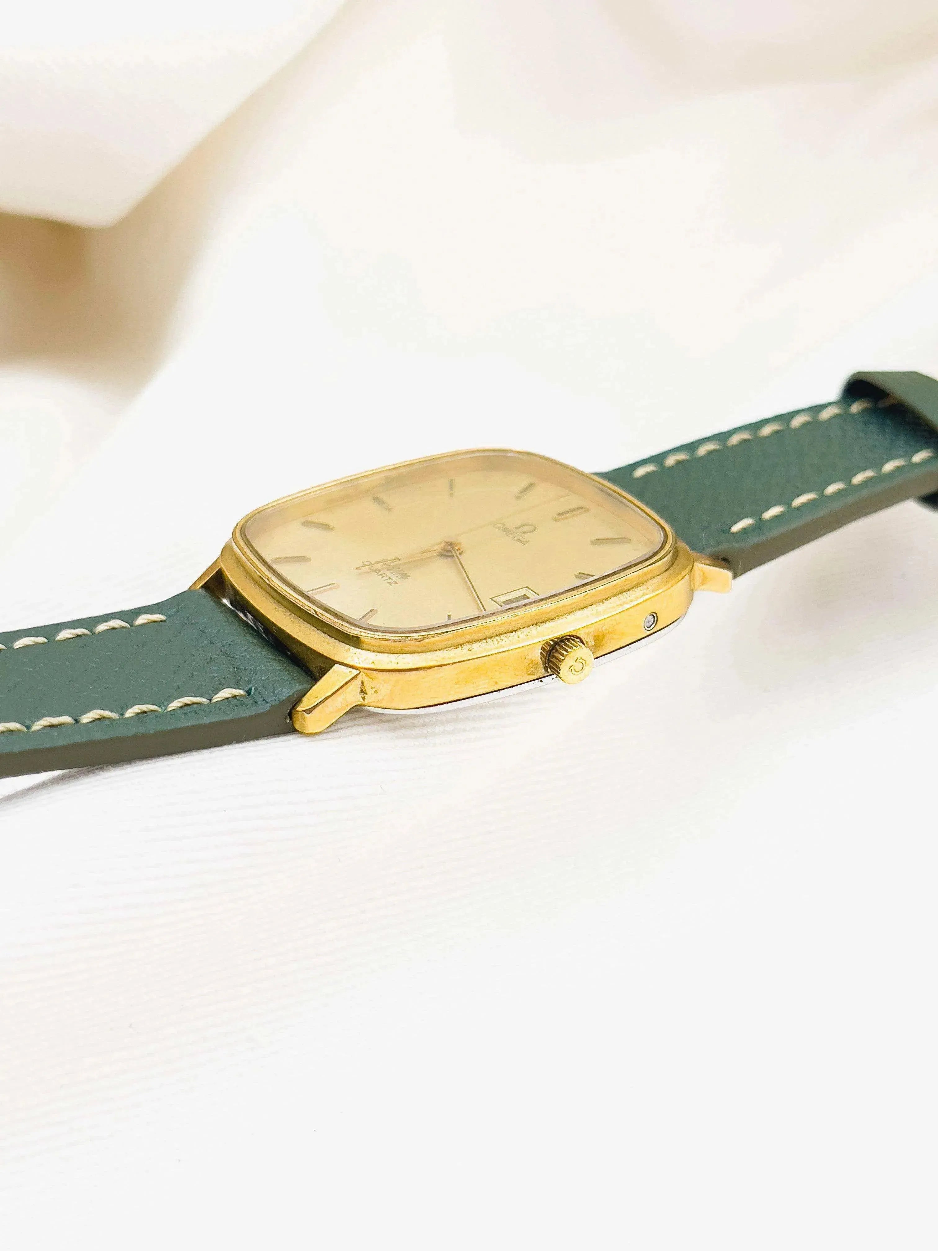 Omega - De Ville Tapissée - 1980 - Atelier Victor Paris - Vintage Watch Shop Dubai