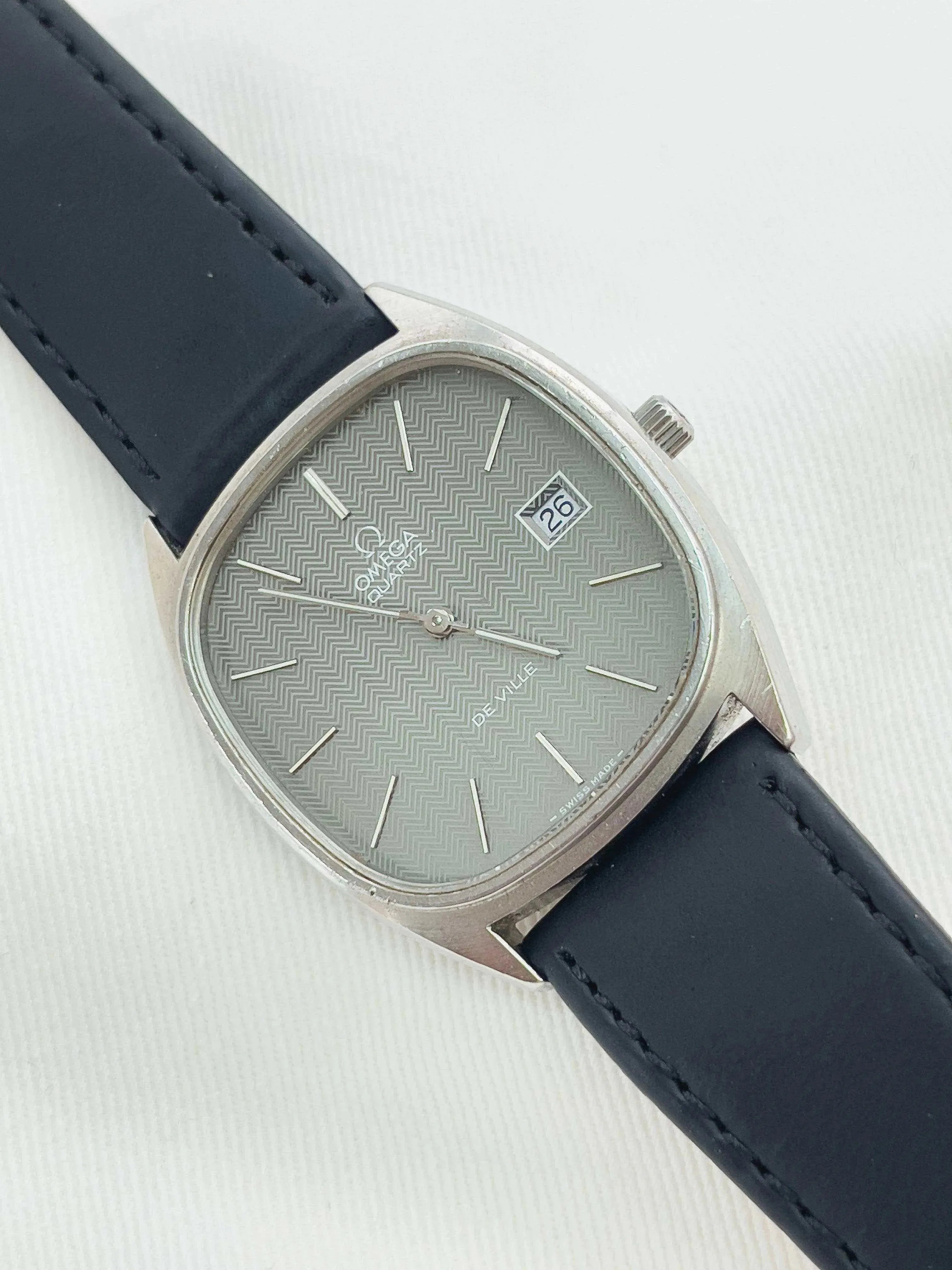 Omega - De Ville Tapissée Noir - 1977 - Atelier Victor Paris - Vintage Watch Shop Dubai