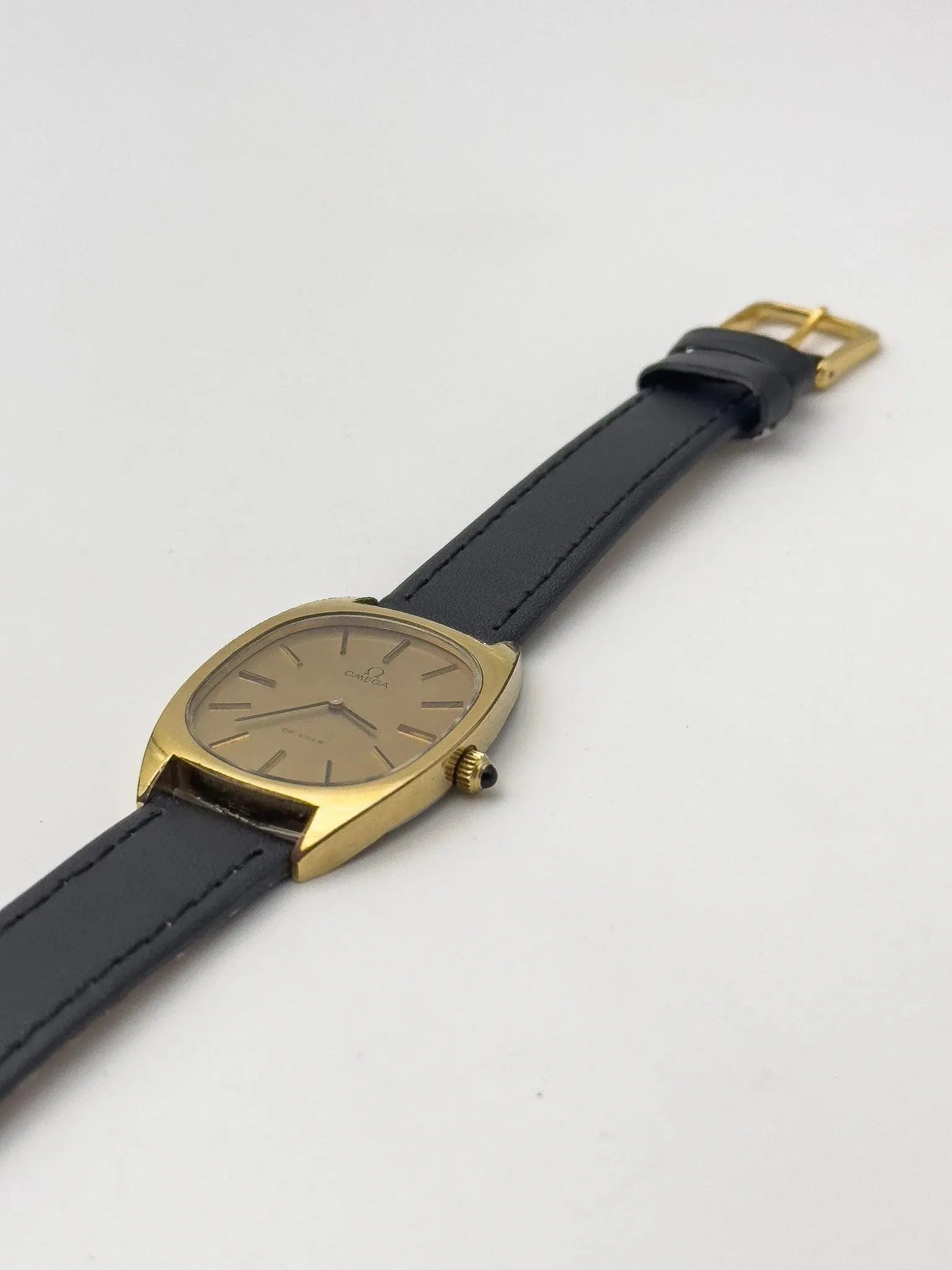Omega - De Ville Tonneau Gold - 1976 - Atelier Victor Paris - Vintage Watch Shop Dubai
