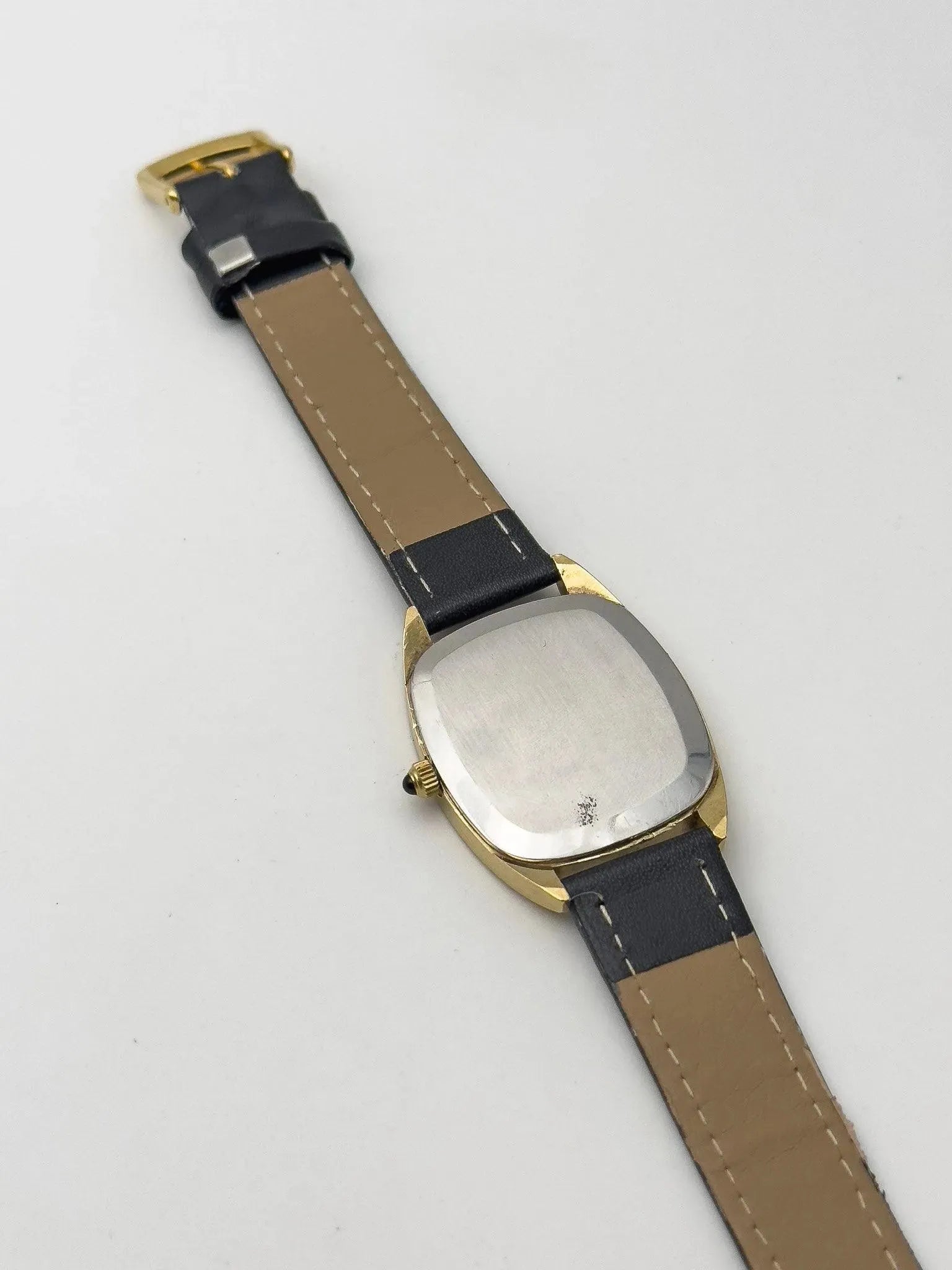 Omega - De Ville Tonneau Gold - 1976 - Atelier Victor Paris - Vintage Watch Shop Dubai