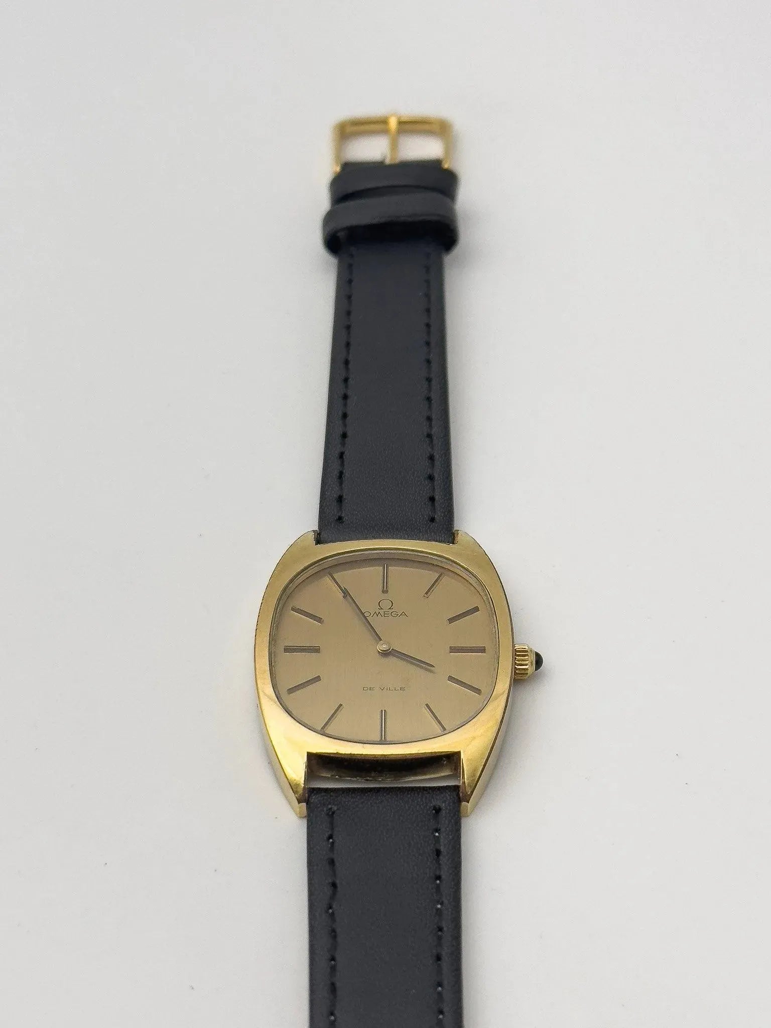 Omega - De Ville Tonneau Gold - 1976 - Atelier Victor Paris - Vintage Watch Shop Dubai