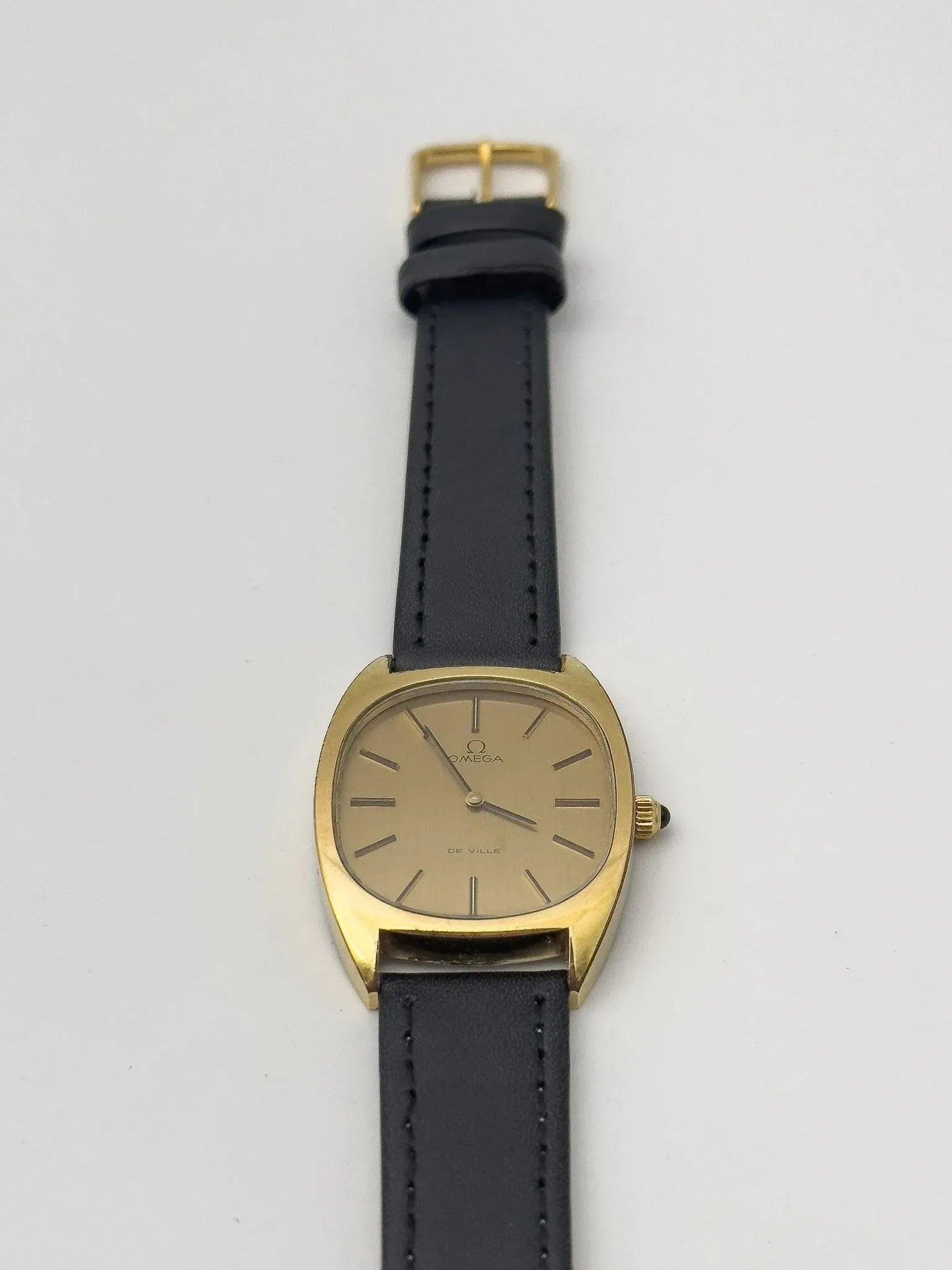 Omega - De Ville Tonneau Gold - 1976 - Atelier Victor - Vintage Shop