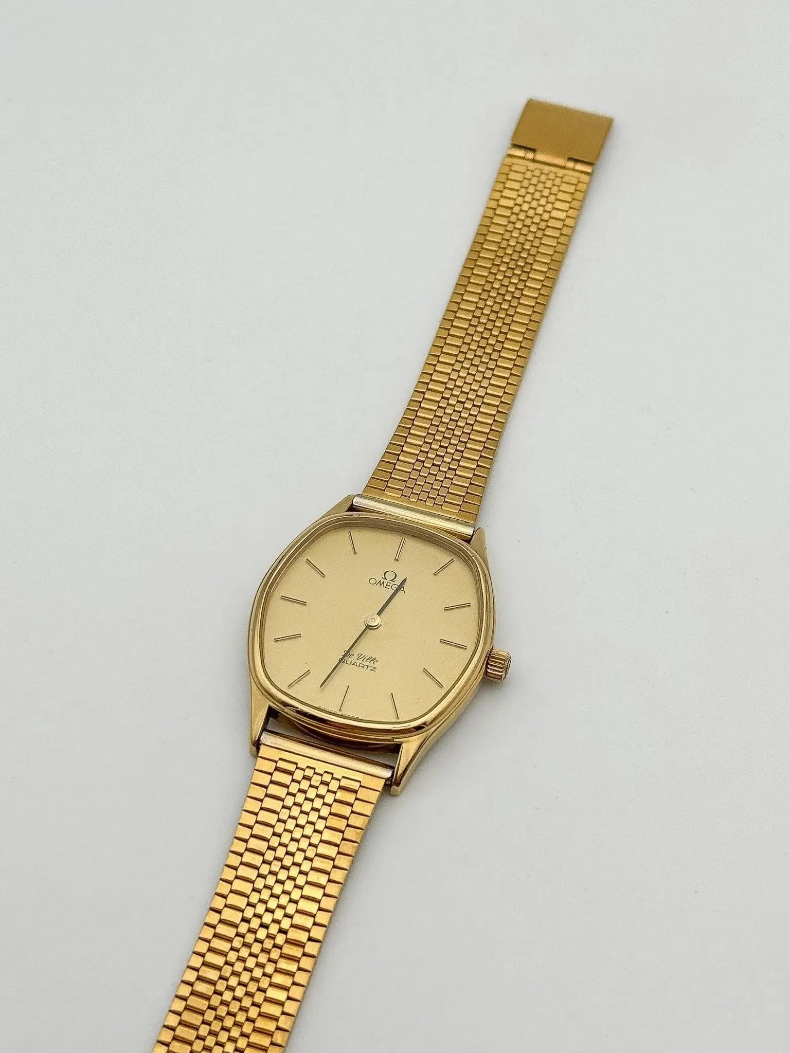 Omega - De Ville Tonneau Gold - 1977 - Atelier Victor - Vintage Shop