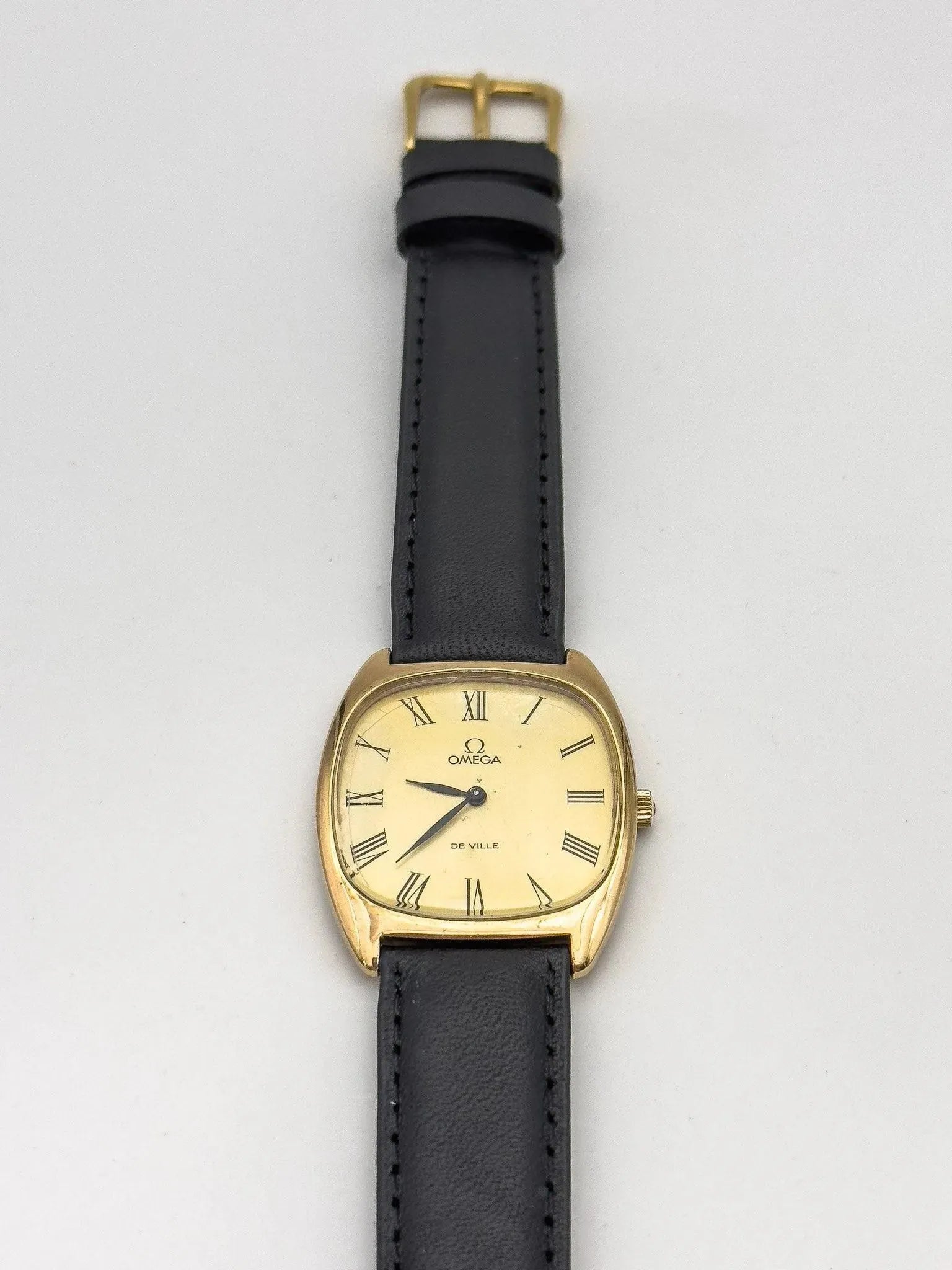 Omega - De Ville Tonneau Gold Romain - 1975 - Atelier Victor Paris - Vintage Watch Shop Dubai