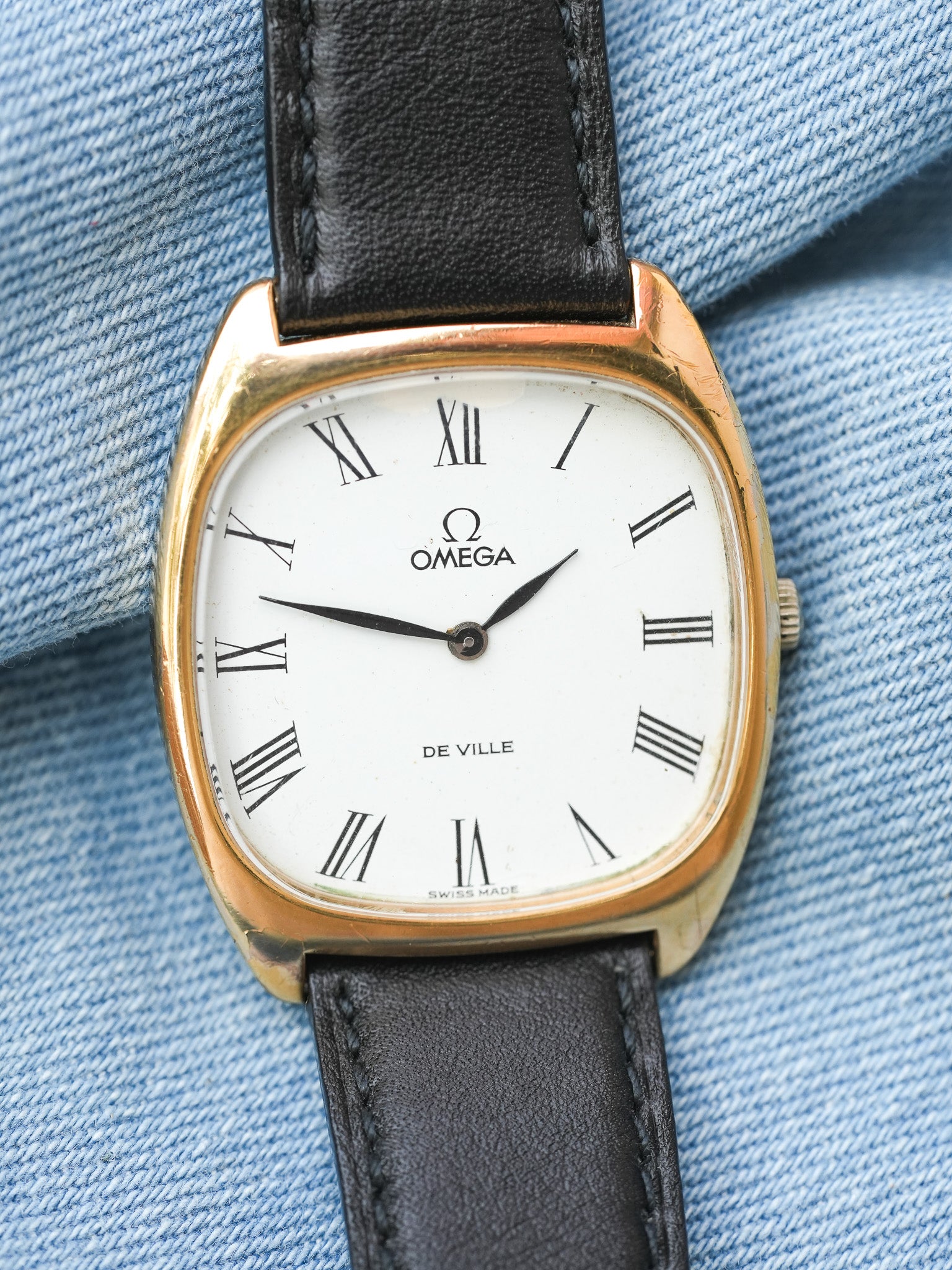 Omega - De Ville Tonneau Plaqué or cadran blanc romain - 1977 - Atelier Victor Paris - Vintage Watch Shop Dubai