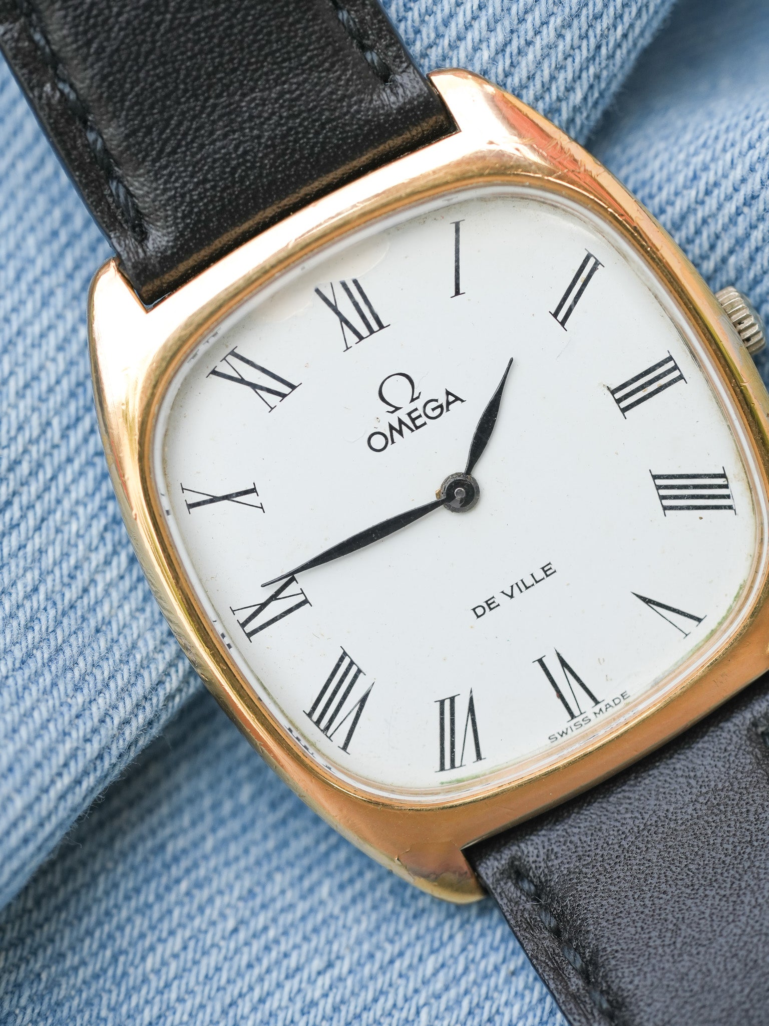 Omega - De Ville Tonneau Plaqué or cadran blanc romain - 1977 - Atelier Victor Paris - Vintage Watch Shop Dubai