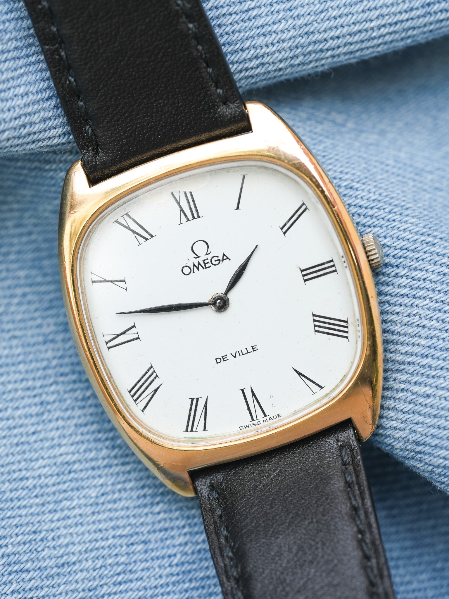 Omega - De Ville Tonneau Plaqué or cadran blanc romain - 1977 - Atelier Victor Paris - Vintage Watch Shop Dubai