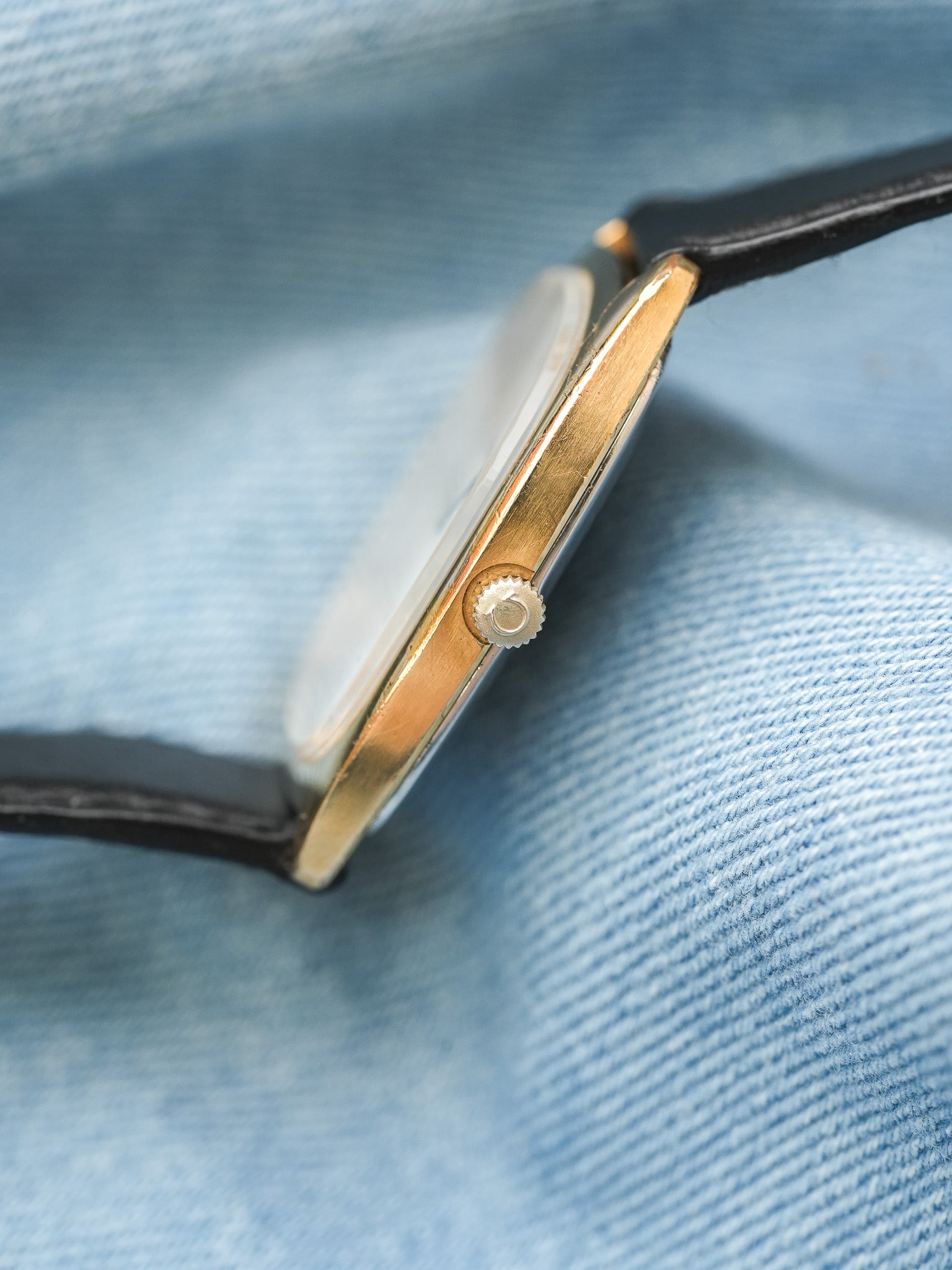 Omega - De Ville Tonneau Plaqué or cadran blanc romain - 1977 - Atelier Victor Paris - Vintage Watch Shop Dubai