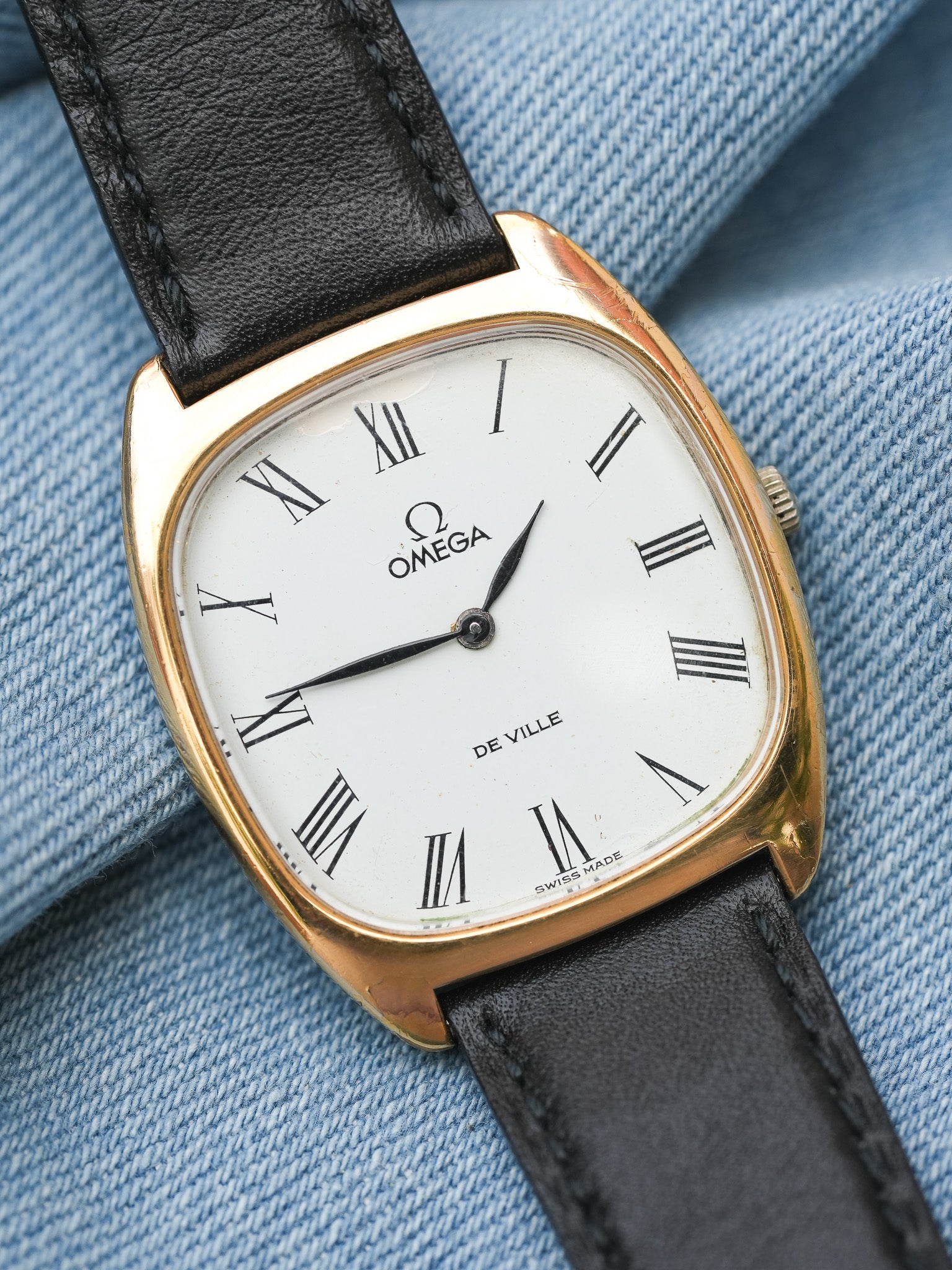 Omega - De Ville Tonneau Plaqué or cadran blanc romain - 1977 - Atelier Victor Paris - Vintage Watch Shop Dubai