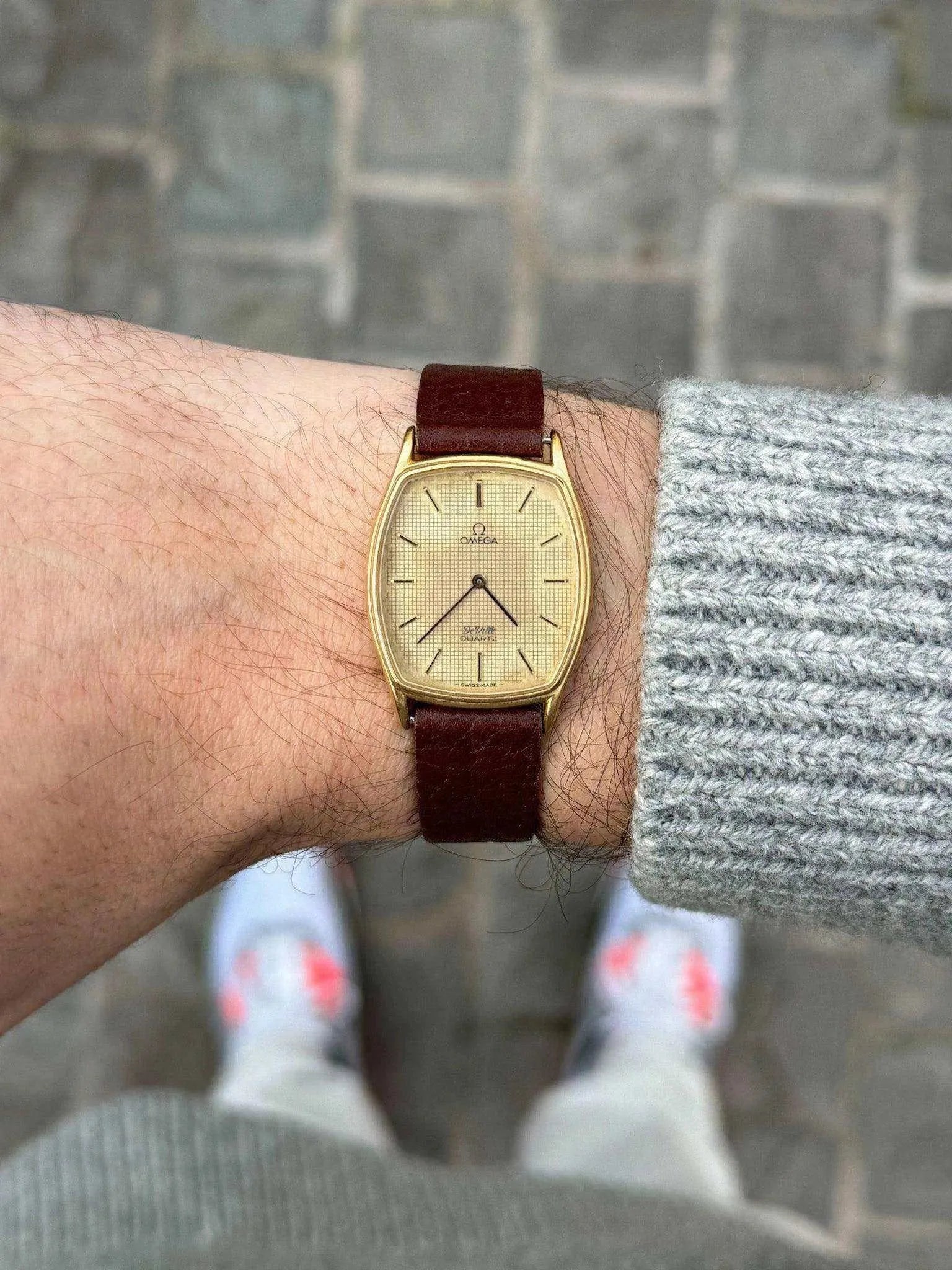 Omega - De Ville Tonneau plaqué or Nid d'Abeille patine - 1970s - Atelier Victor Paris - Vintage Watch Shop Dubai