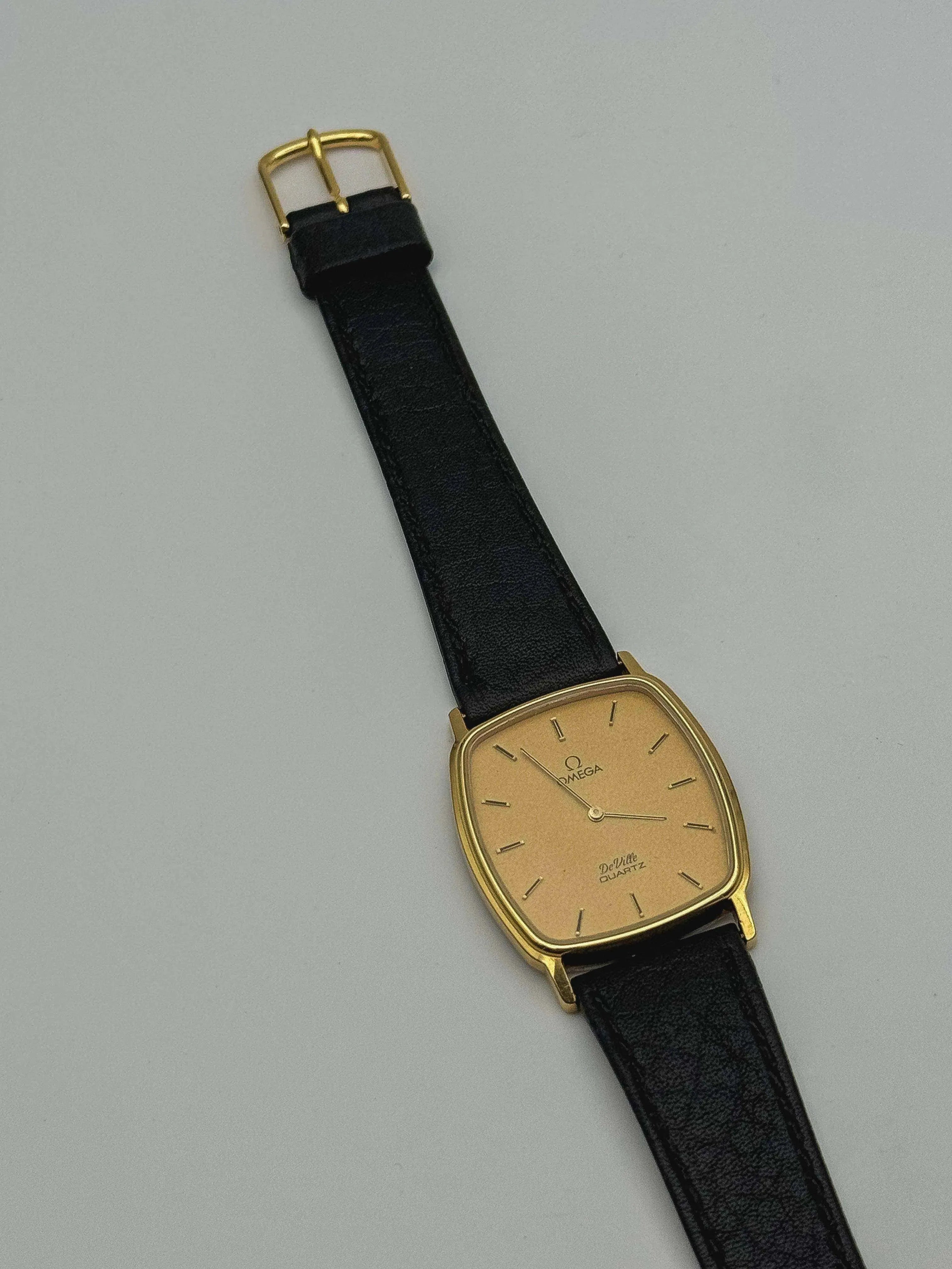 Omega - De Ville Tonneau Plaqué or Poussoir Taille Medium - 1979 - Atelier Victor Paris - Vintage Watch Shop Dubai