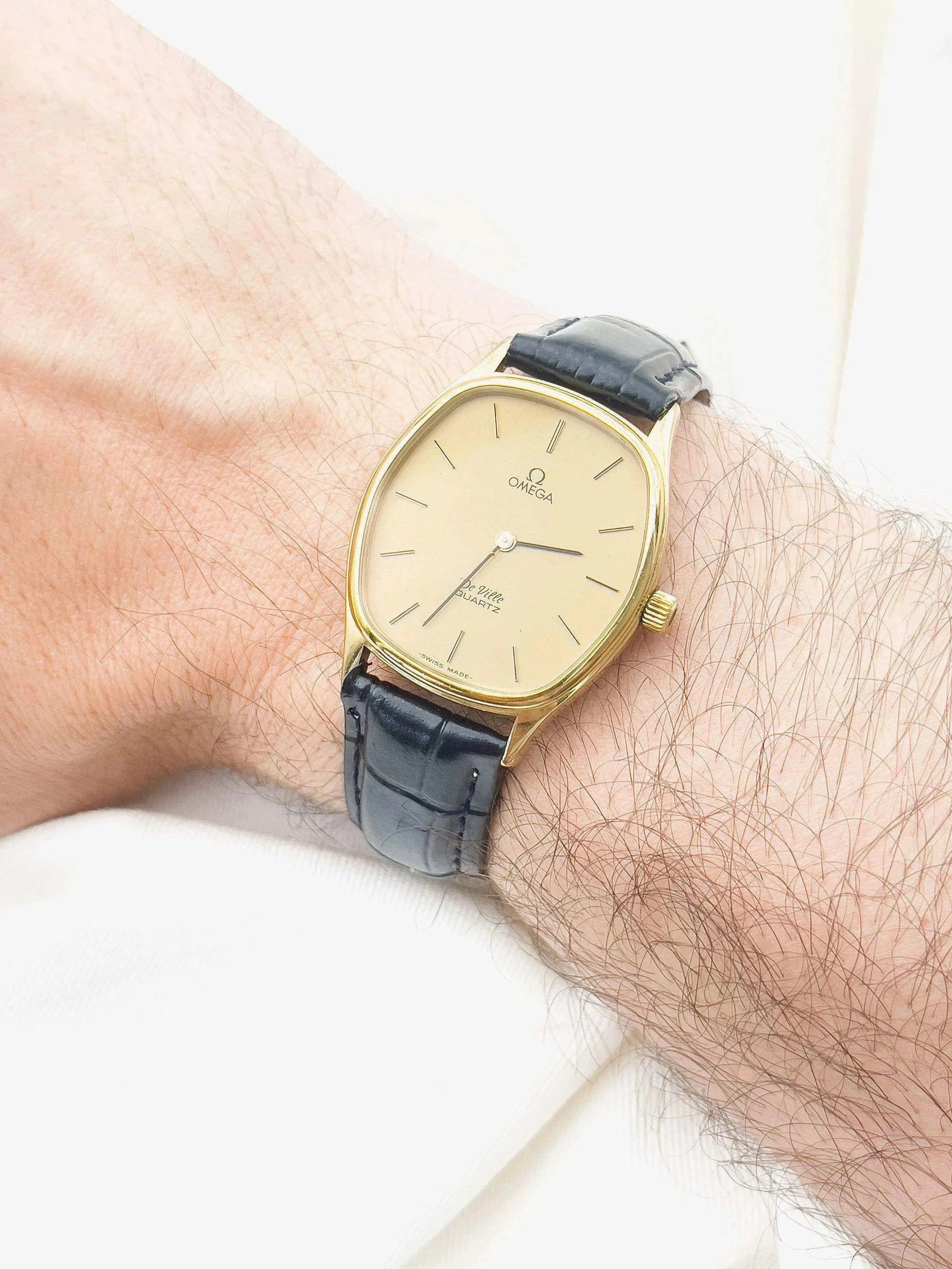 Omega De Ville - Tonneau Plaqué or Quartz Poussoir - 1978 - Atelier Victor Paris - Vintage Watch Shop Dubai