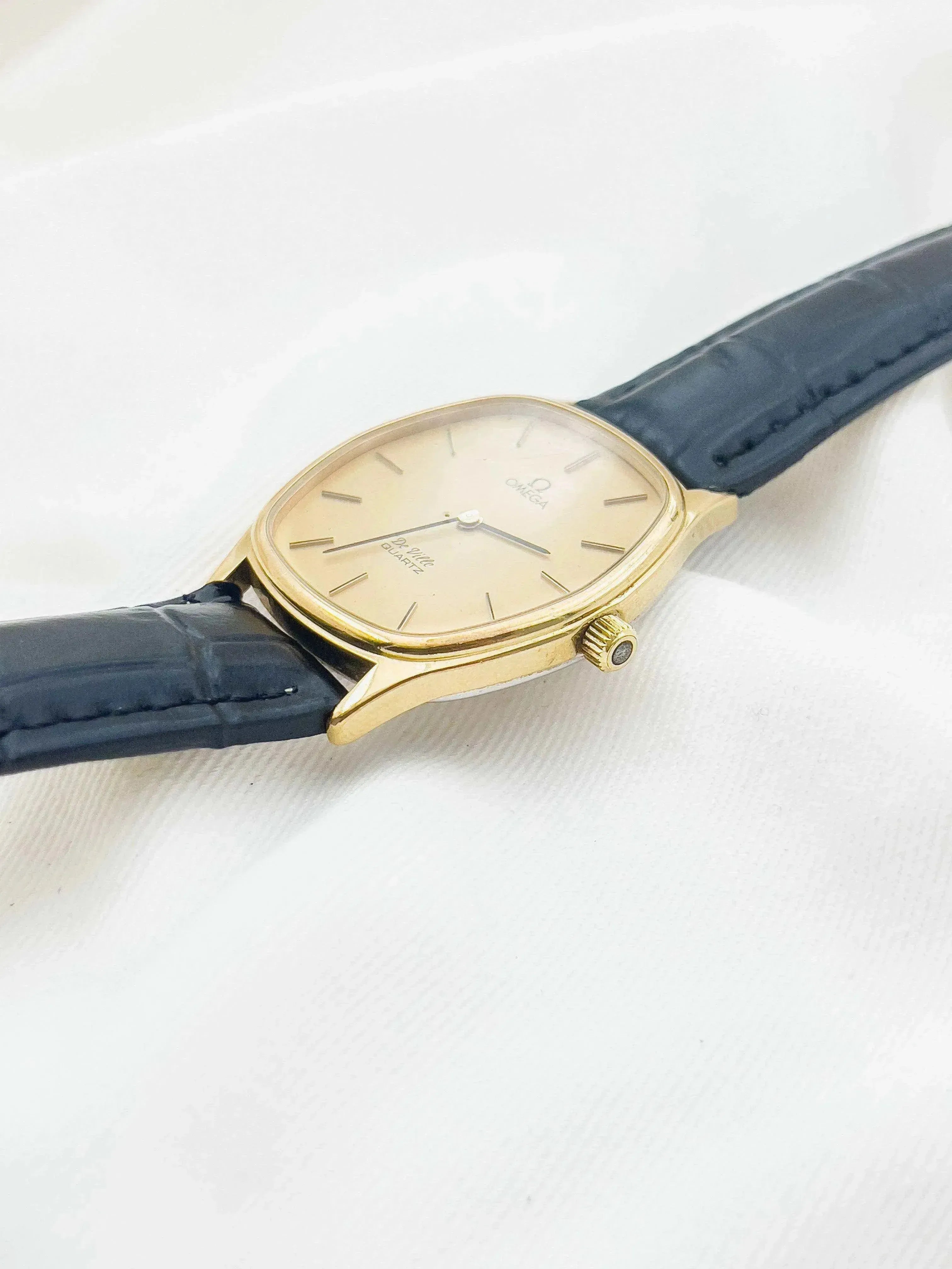 Omega De Ville - Tonneau Plaqué or Quartz Poussoir - 1978 - Atelier Victor - Vintage Shop