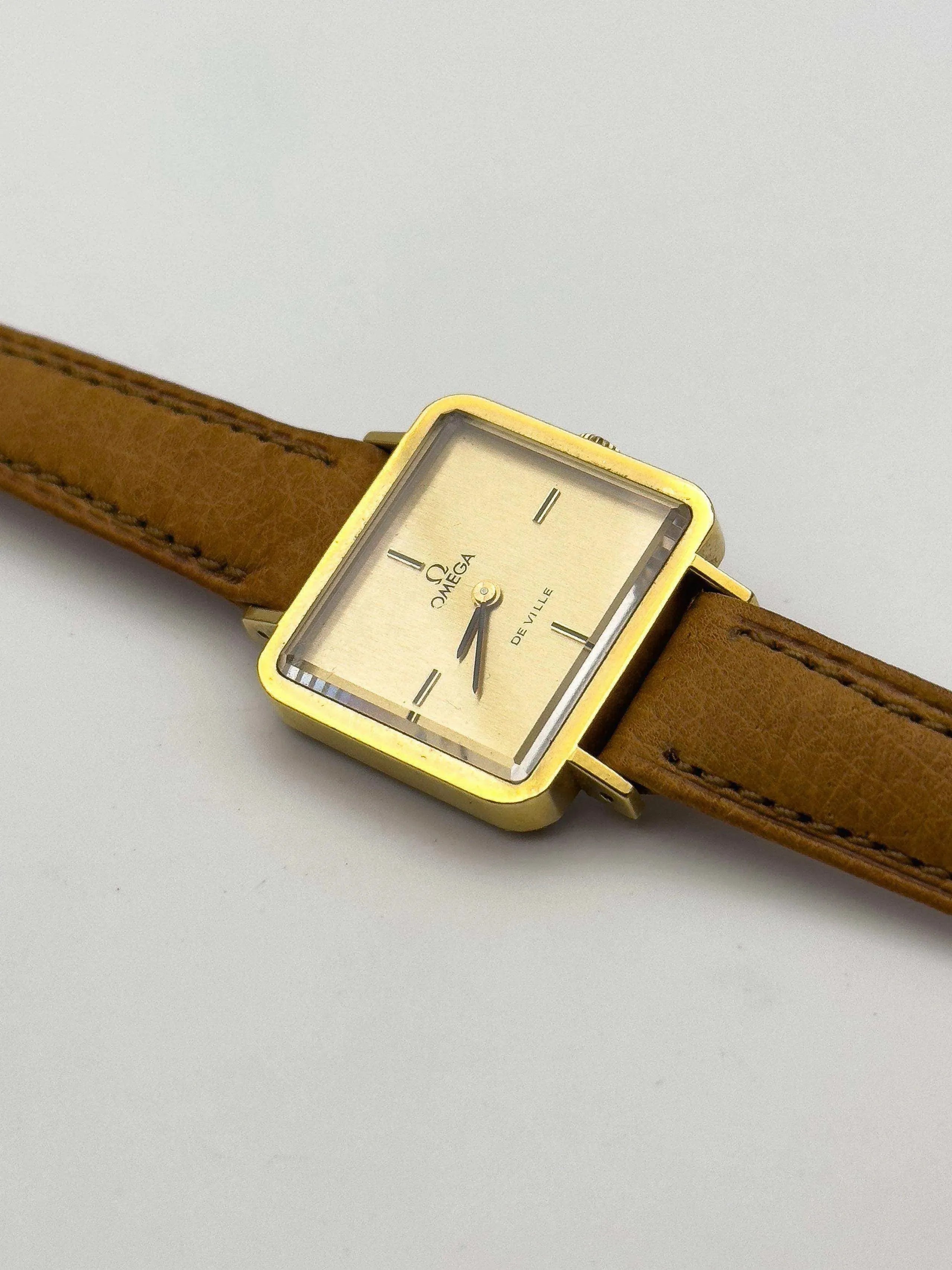 Omega - De Ville TV Lady - 1974 - Atelier Victor Paris - Vintage Watch Shop Dubai