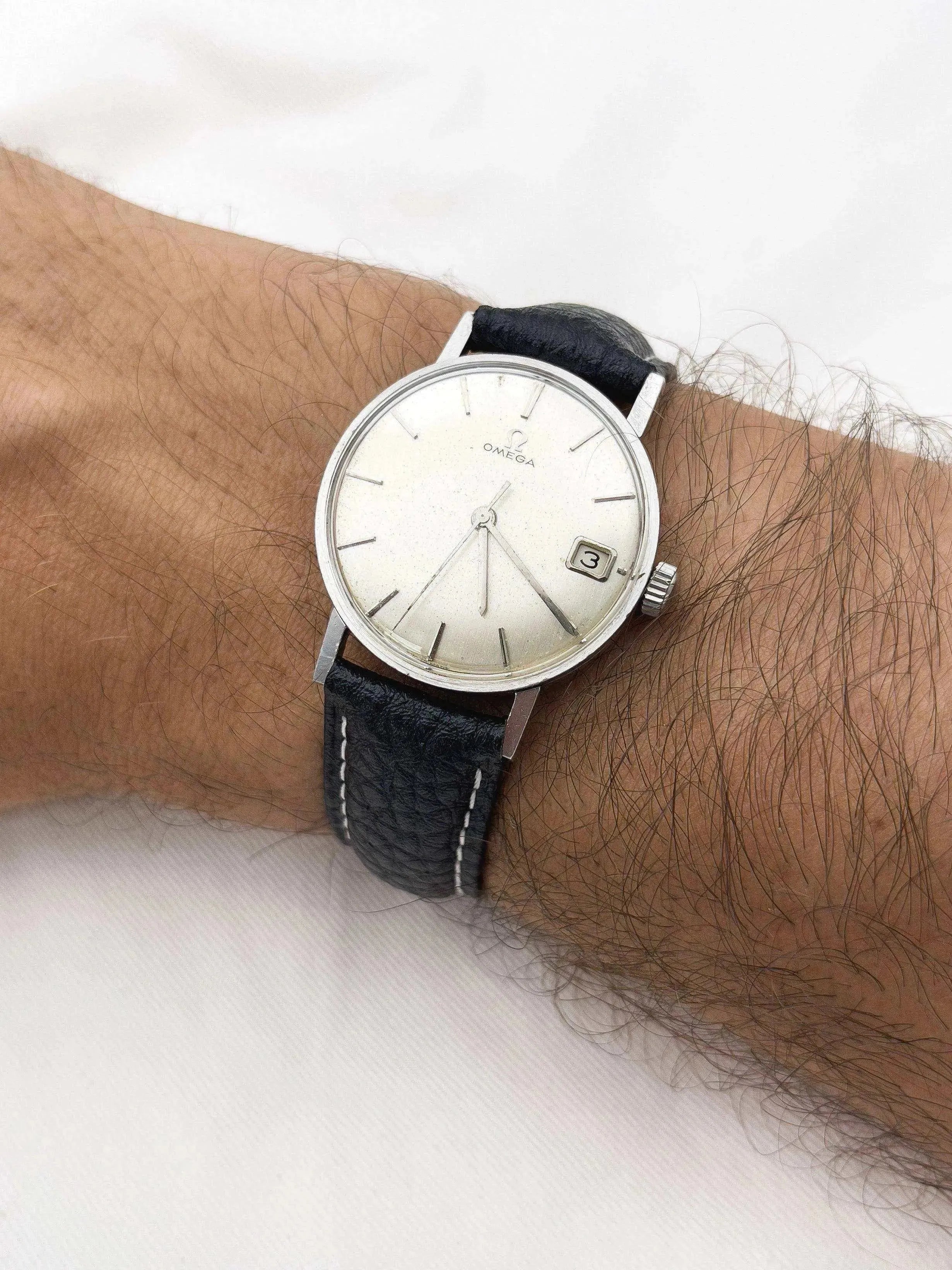 Omega - Dress Watch Manuel - 1964 - Atelier Victor Paris - Vintage Watch Shop Dubai