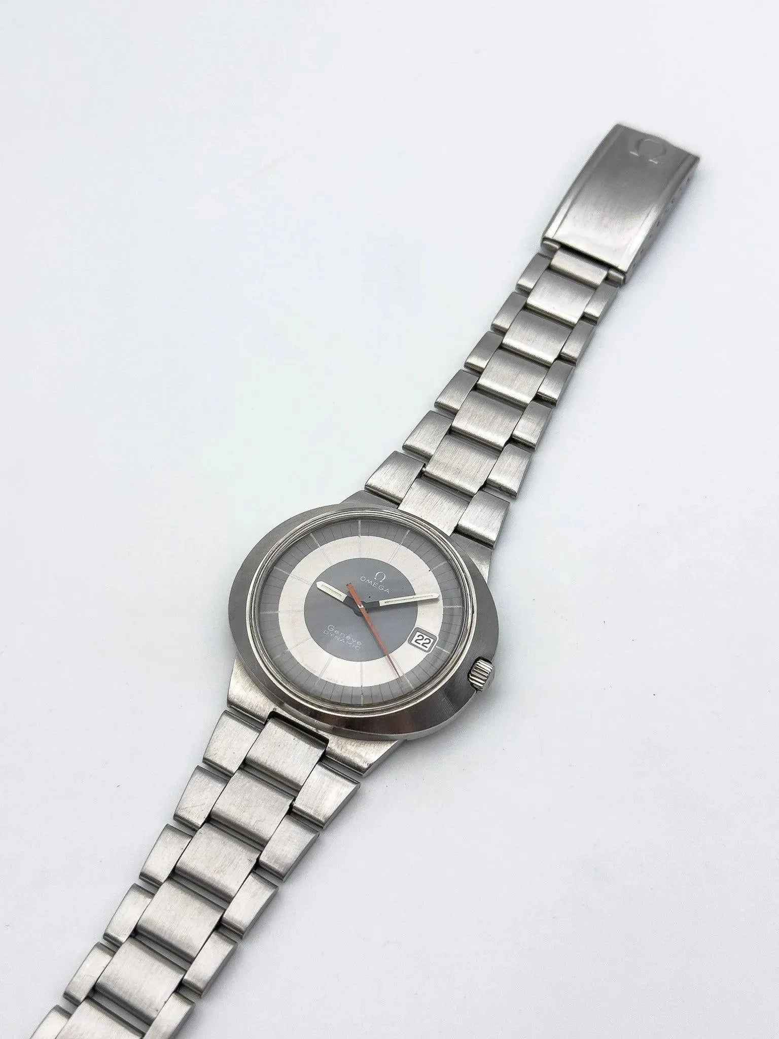 Omega - Dynamic Grey - 1970s - Atelier Victor Paris - Vintage Watch Shop Dubai