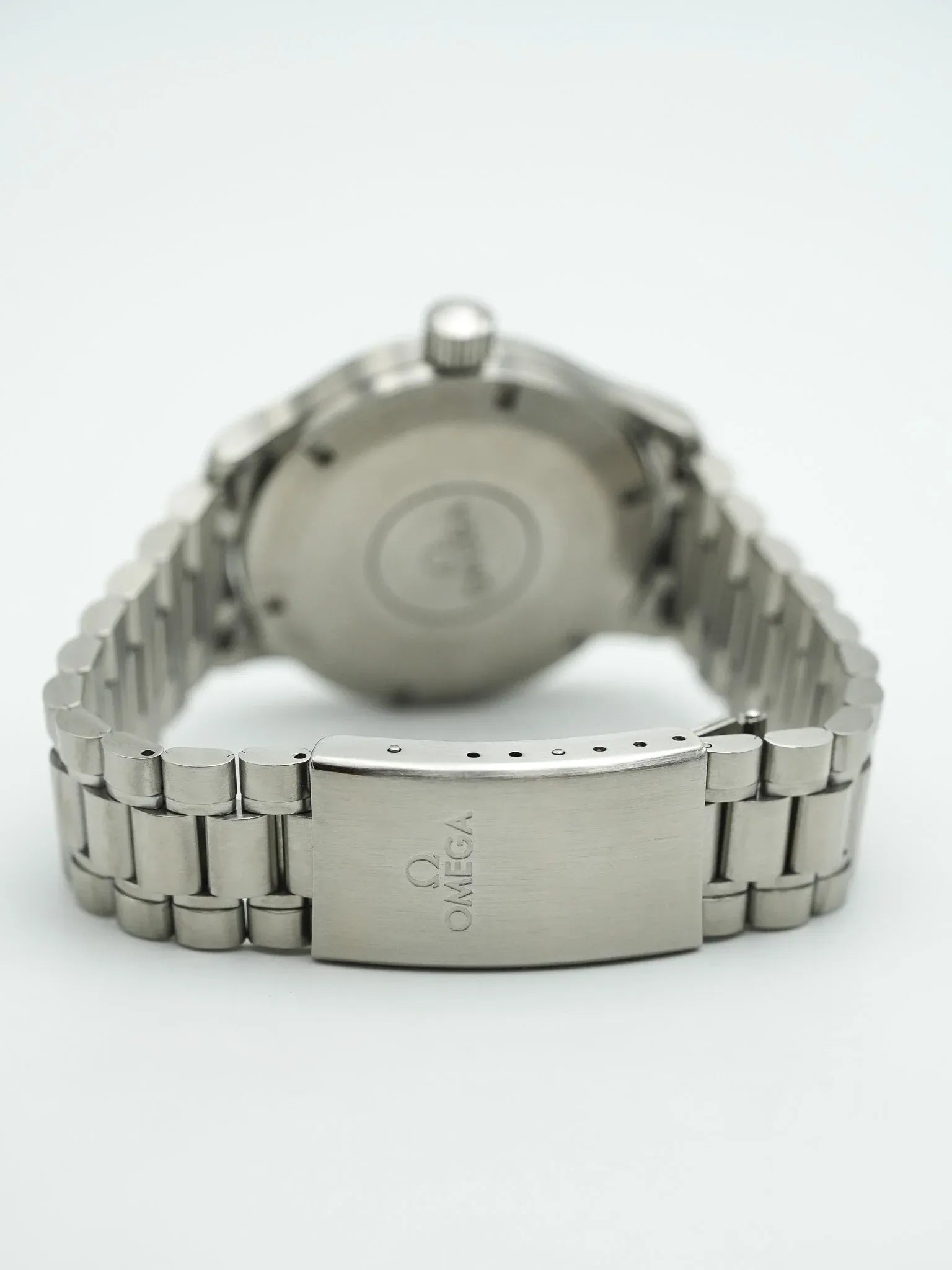 Omega - Dynamic III 166.0310 Fond Noir Index Patinés - 1990s - Atelier Victor - Vintage Shop