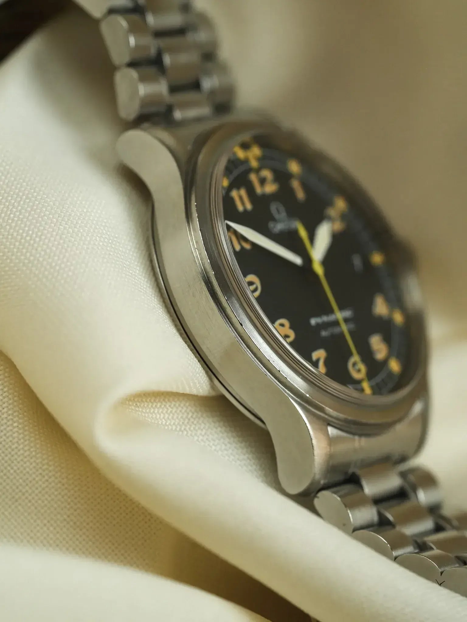 Omega - Dynamic III 166.0310 Fond Noir Index Patinés Orange - 2000s - Atelier Victor