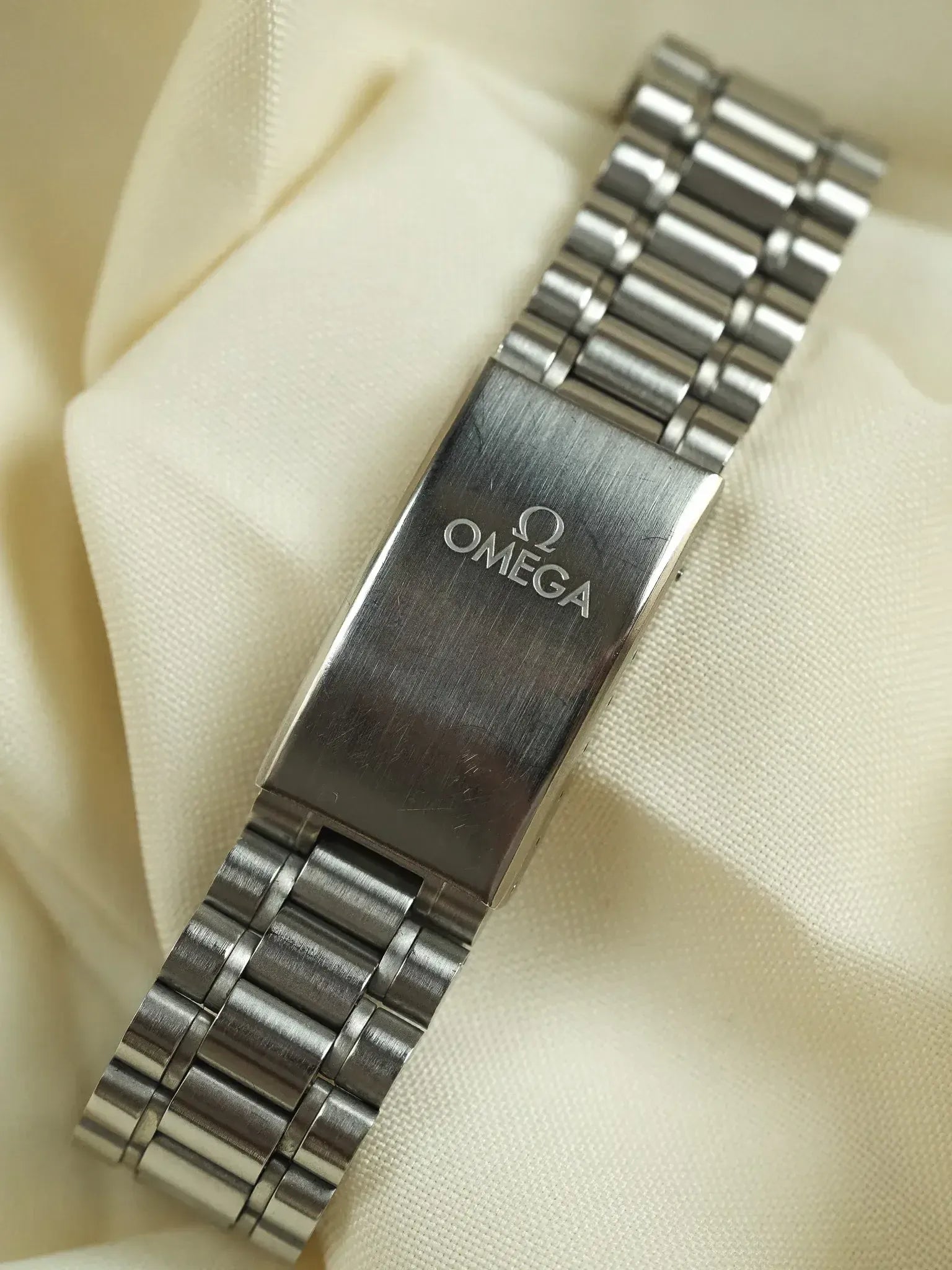 Omega - Dynamic III 166.0310 Fond Noir Index Patinés Orange - 2000s - Atelier Victor