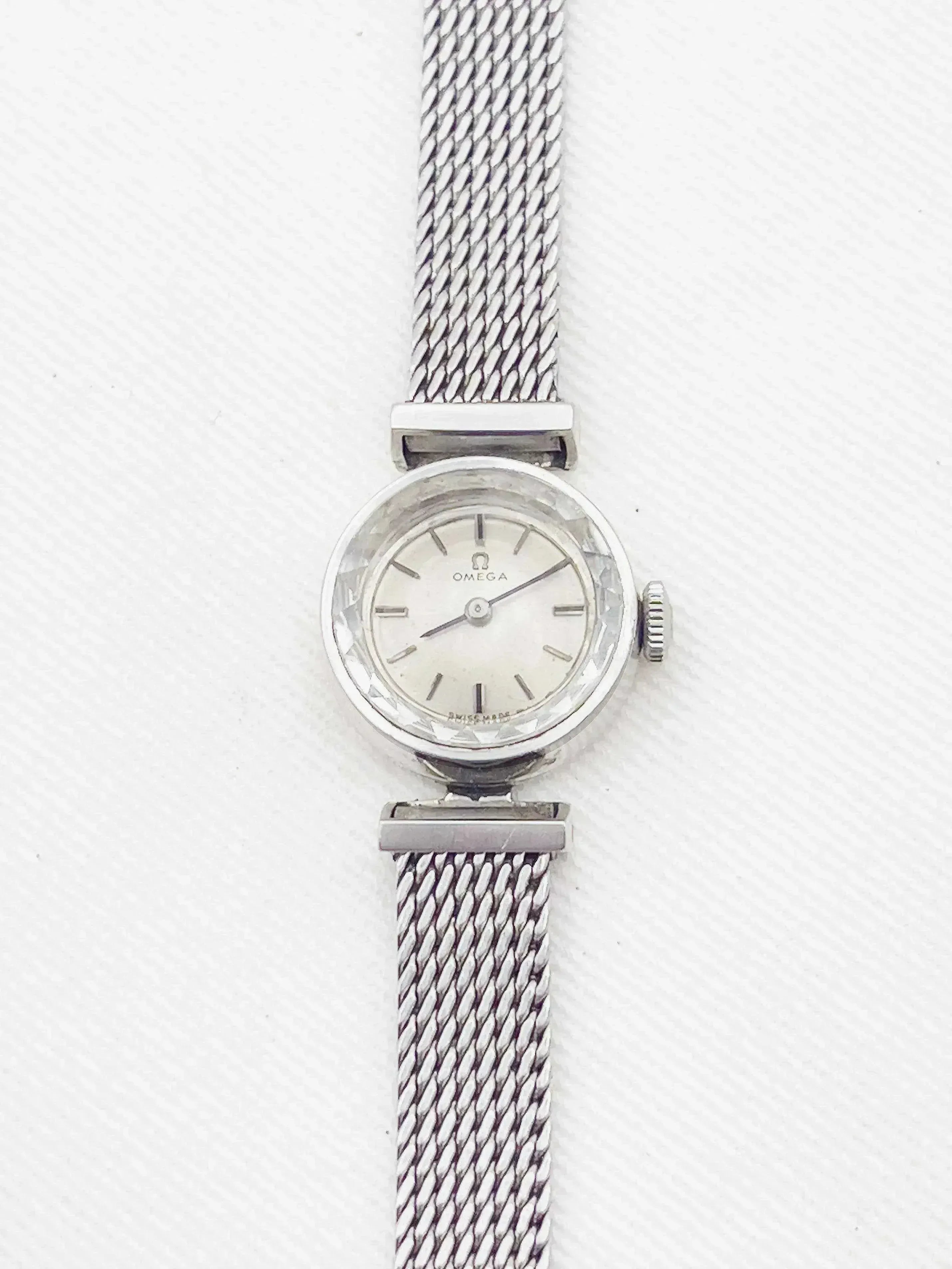 Omega - Femme Verre facette acier - 1961 - Atelier Victor