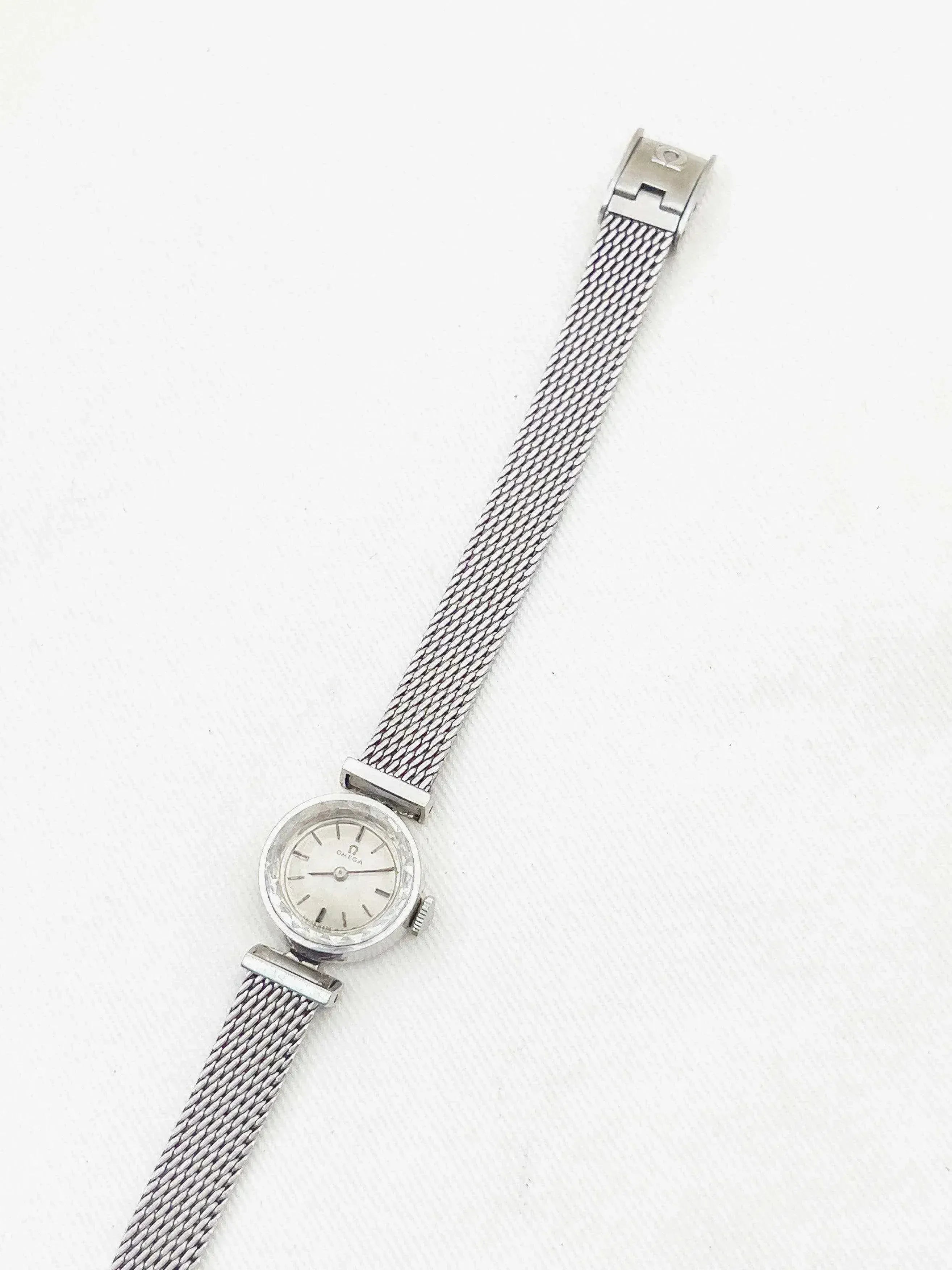 Omega - Femme Verre facette acier - 1961 - Atelier Victor