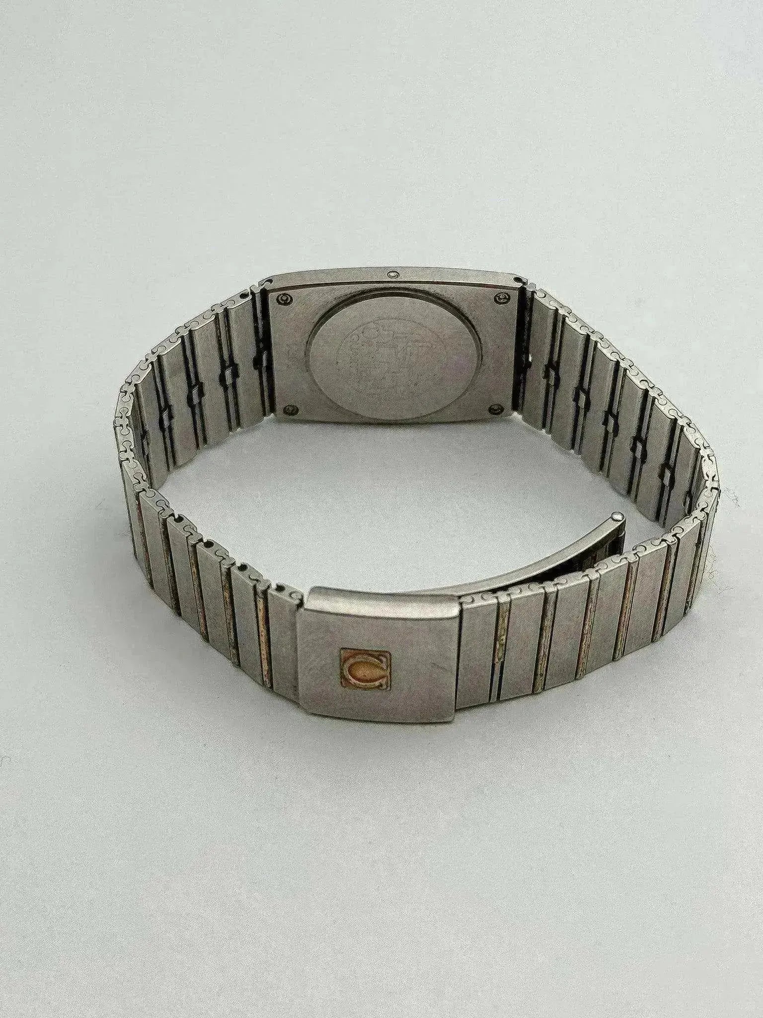 Omega - Full acier Tapissée - 1970s - Atelier Victor