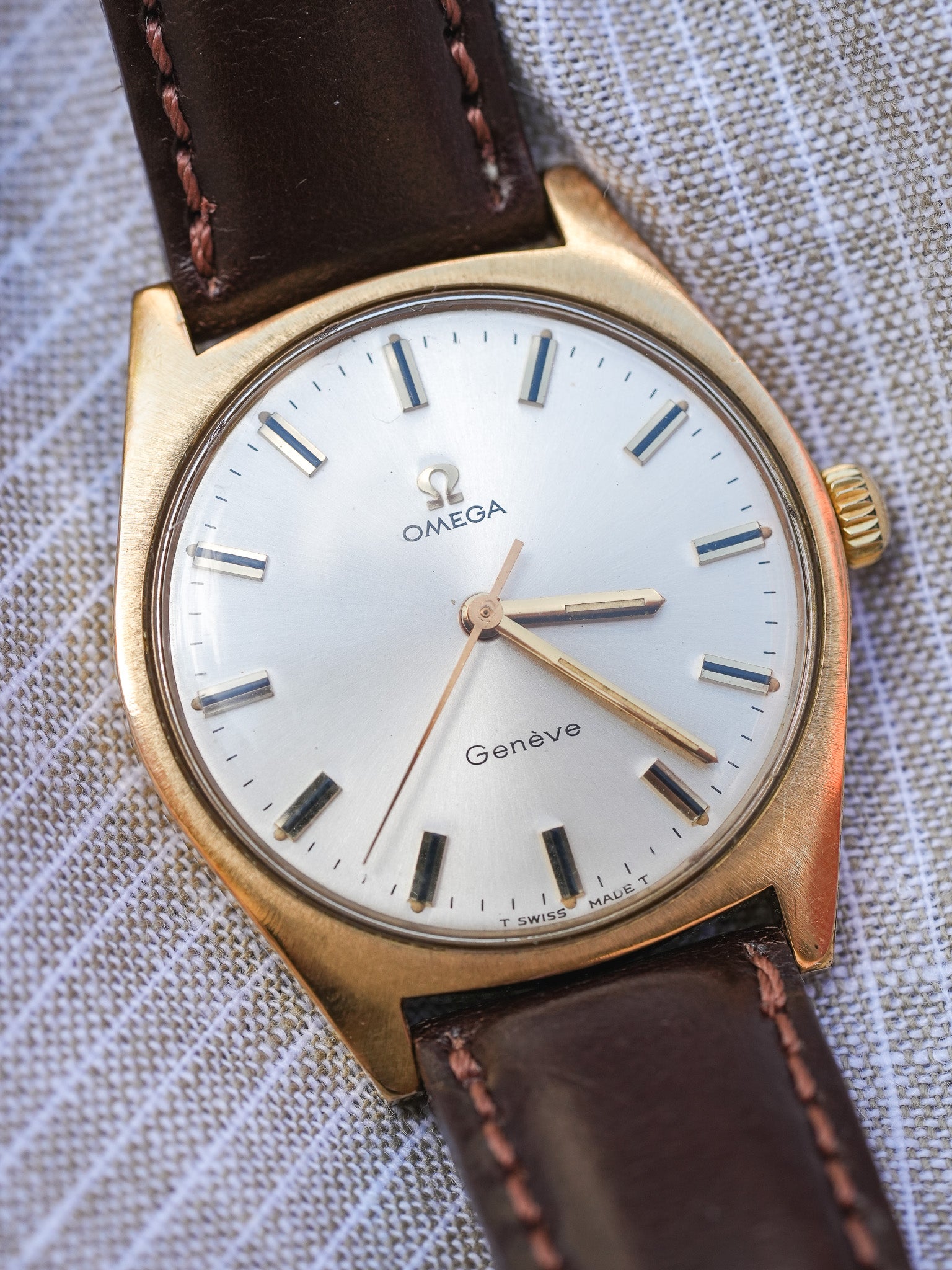 Omega - Genève 135.041 Tonneau Plaqué Or Champagne - 1969 - Atelier Victor - Vintage Shop