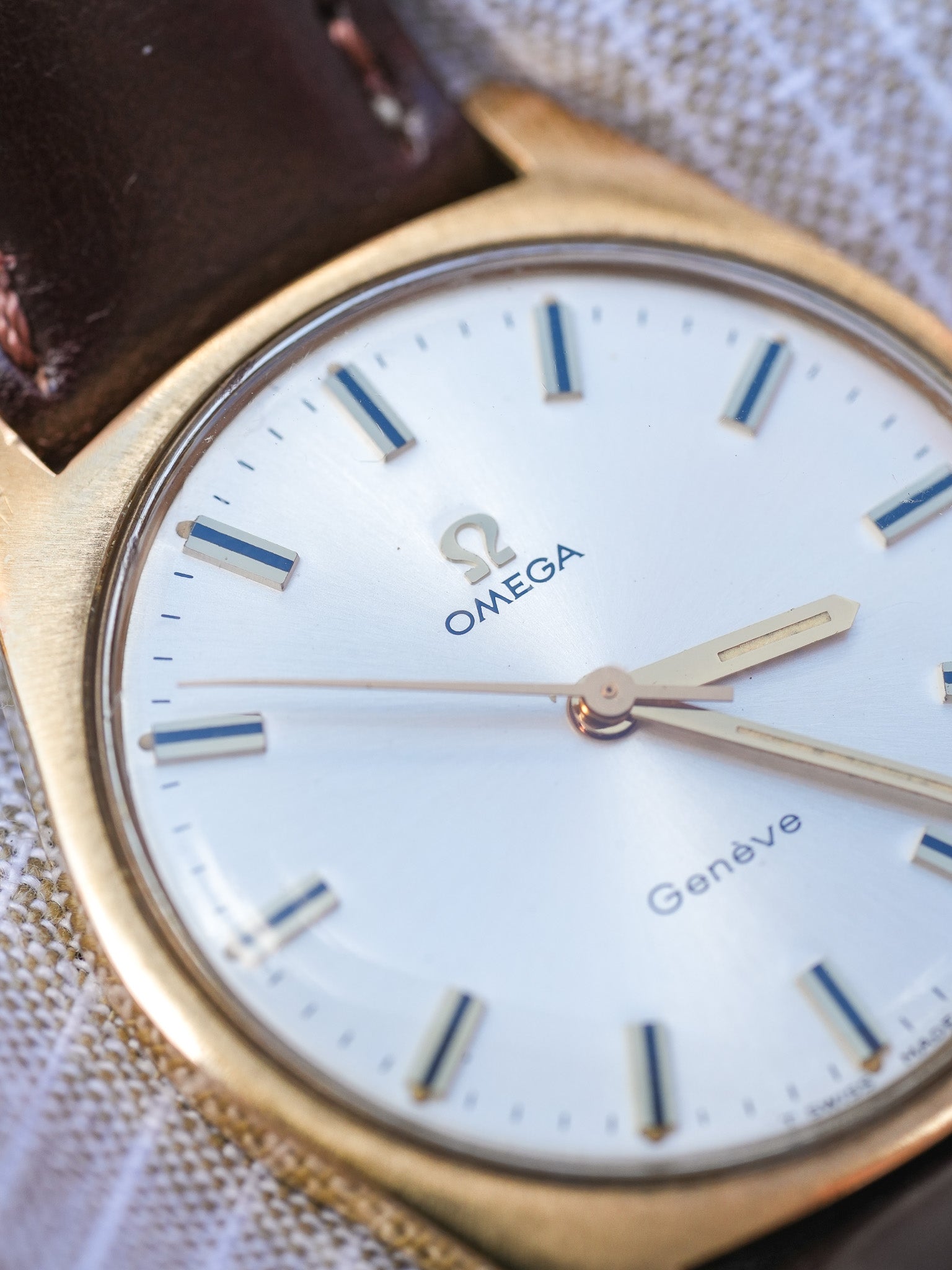 Omega - Genève 135.041 Tonneau Plaqué Or Champagne - 1969 - Atelier Victor - Vintage Shop