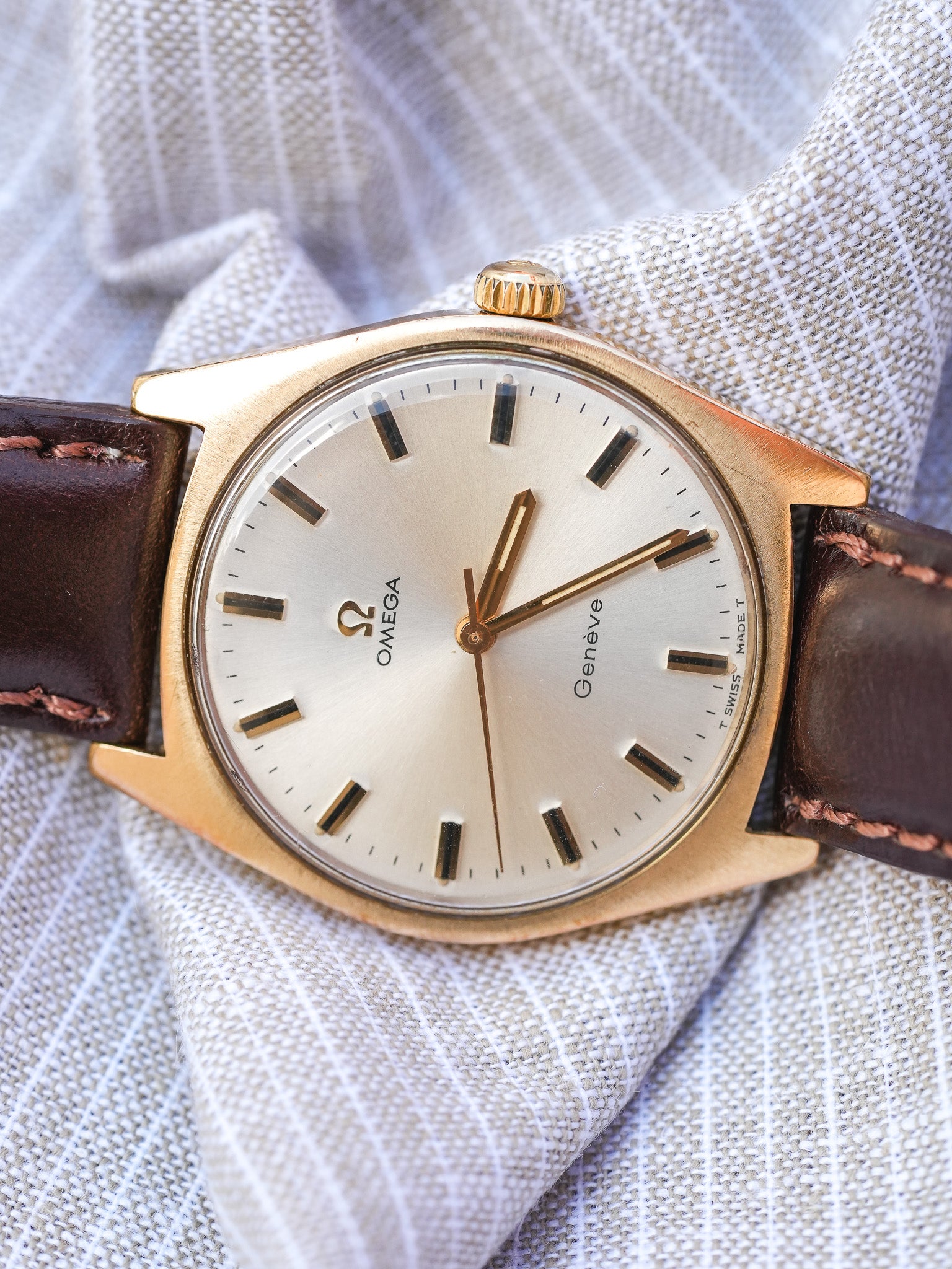 Omega - Genève 135.041 Tonneau Plaqué Or Champagne - 1969 - Atelier Victor - Vintage Shop