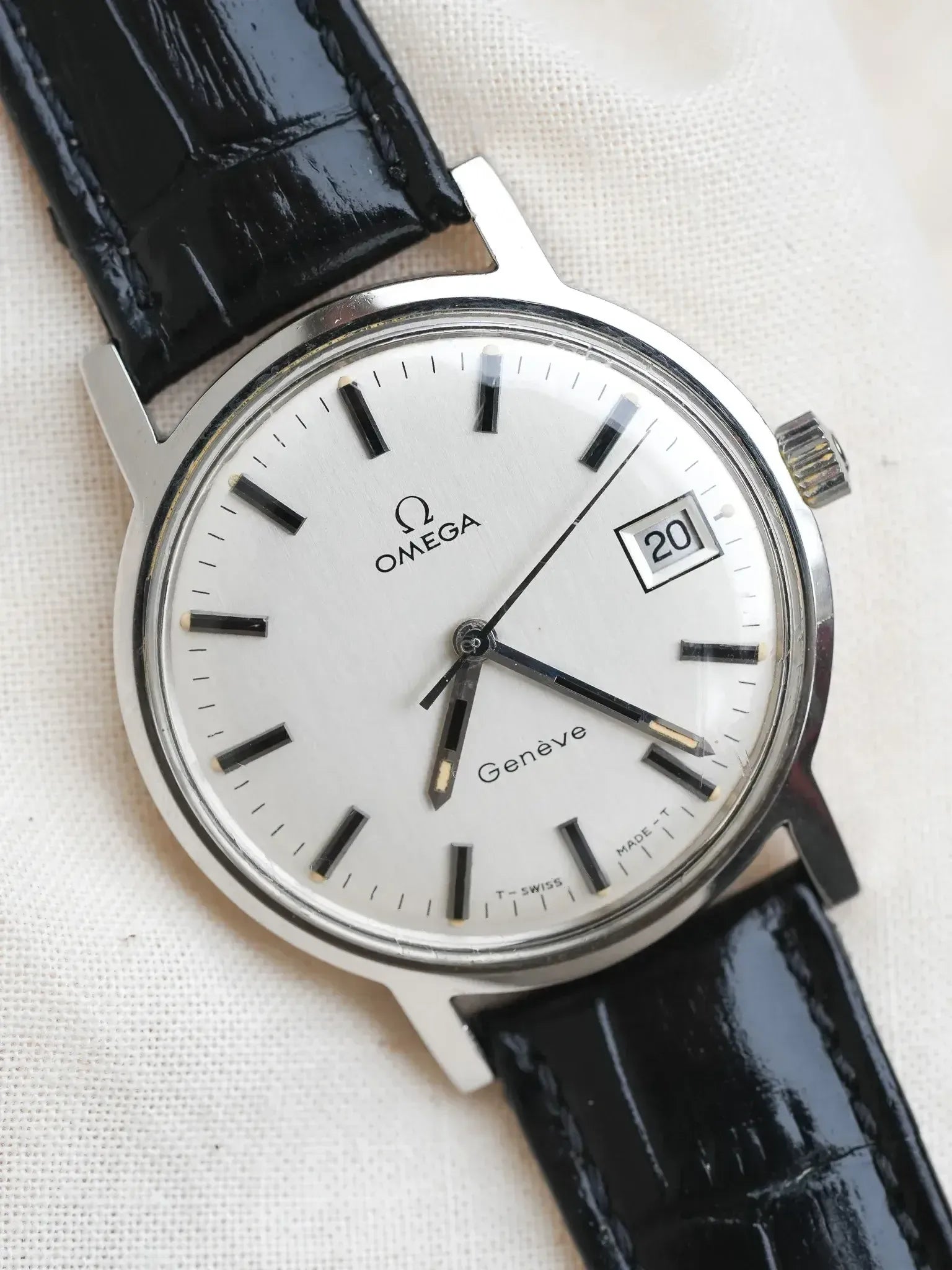 Omega - Genève 136.070 Date Index Onyx Argent - 1970 - Atelier Victor