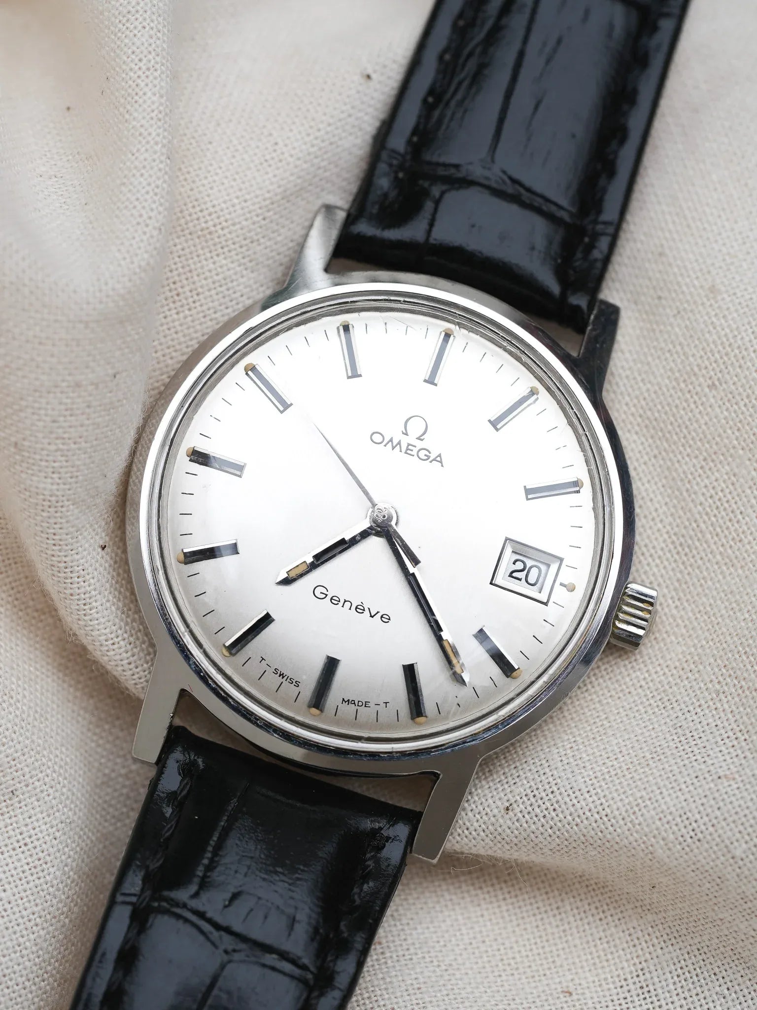 Omega - Genève 136.070 Date Index Onyx Argent - 1970 - Atelier Victor