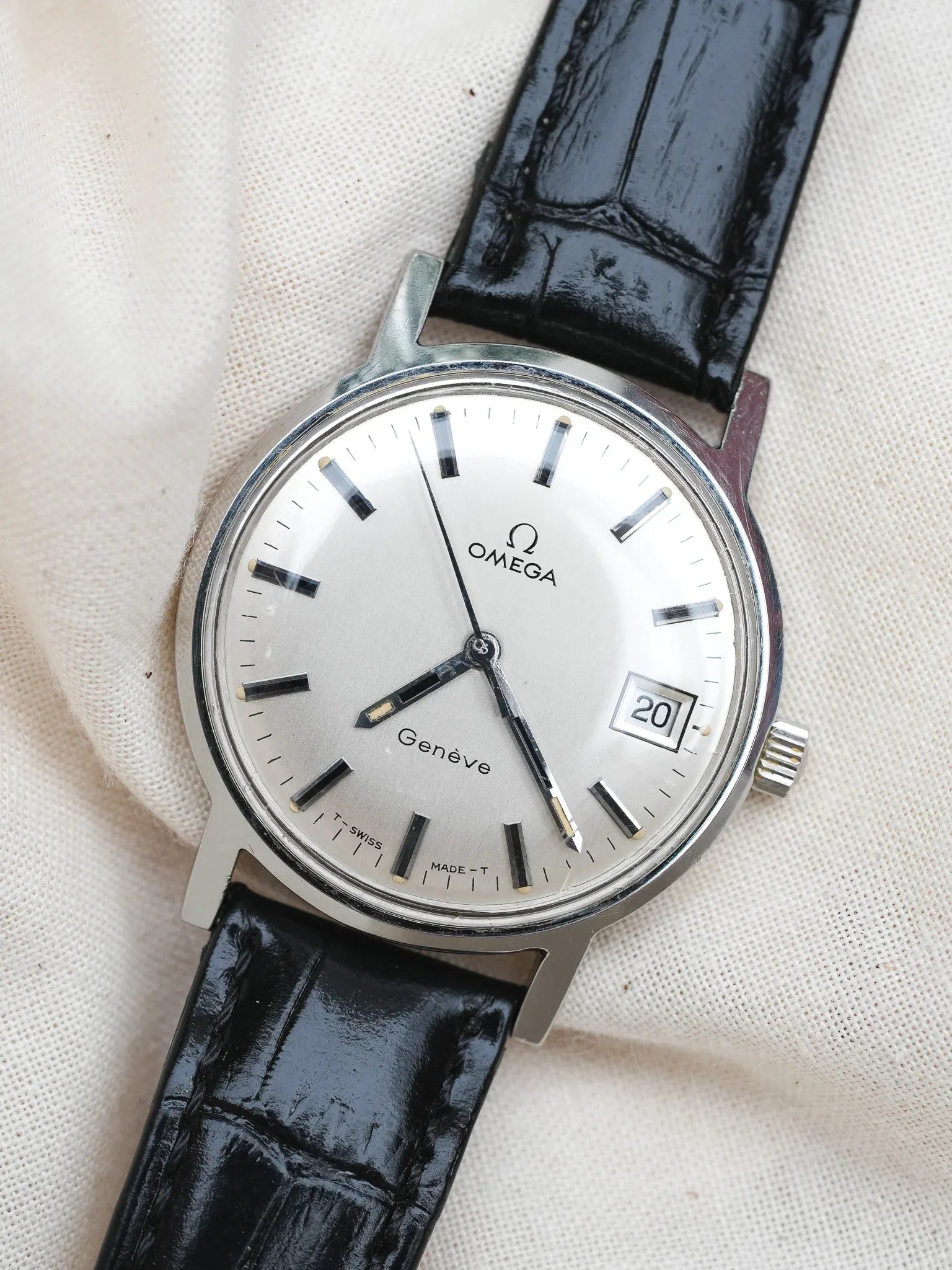 Omega - Genève 136.070 Date Index Onyx Argent - 1970 - Atelier Victor