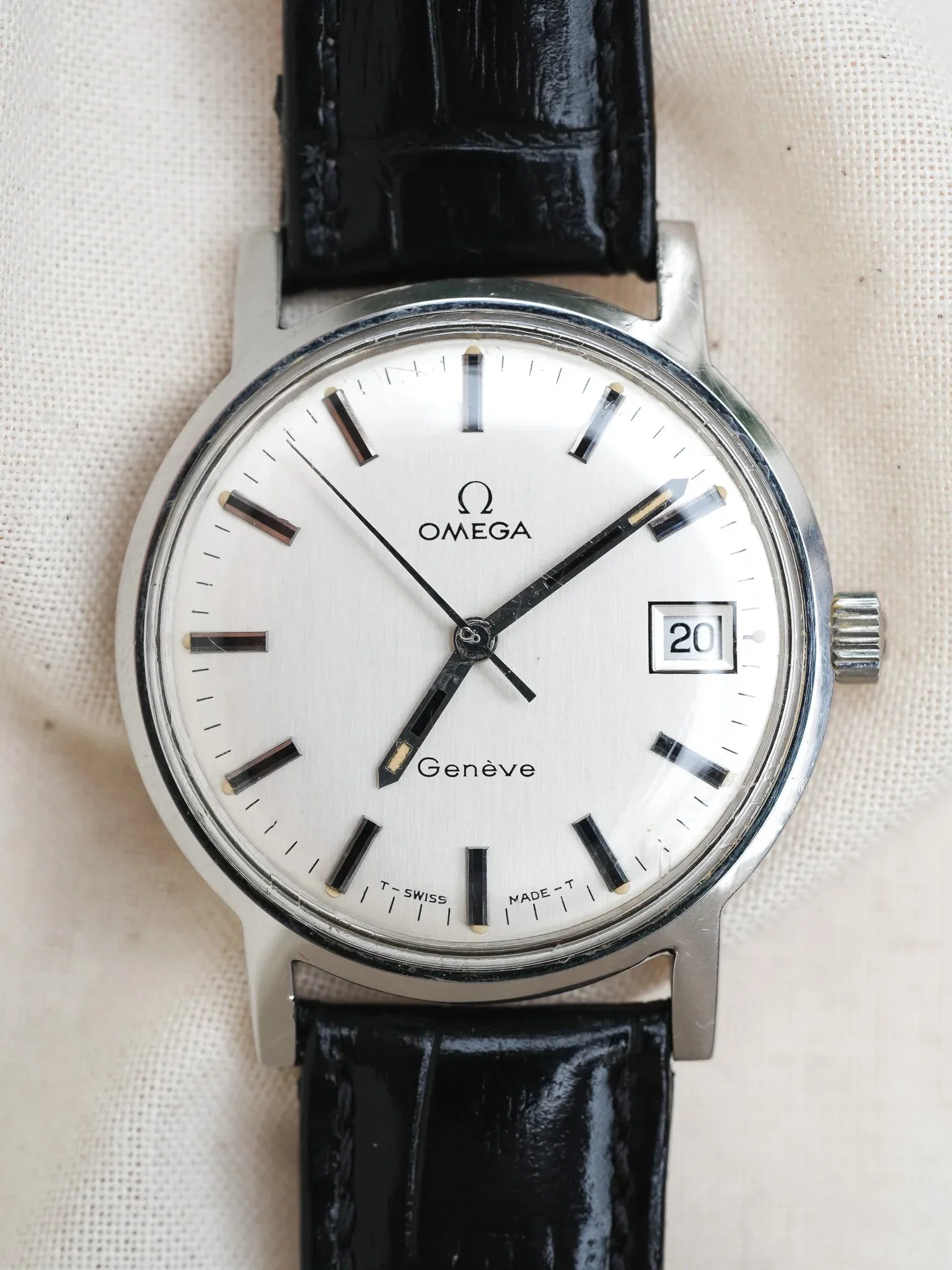 Omega - Genève 136.070 Date Index Onyx Argent - 1970 - Atelier Victor