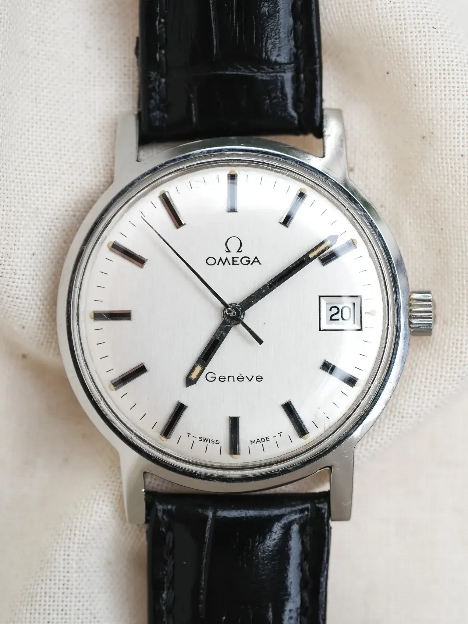 Omega - Genève 136.070 Date Index Onyx Argent - 1970 - Atelier Victor