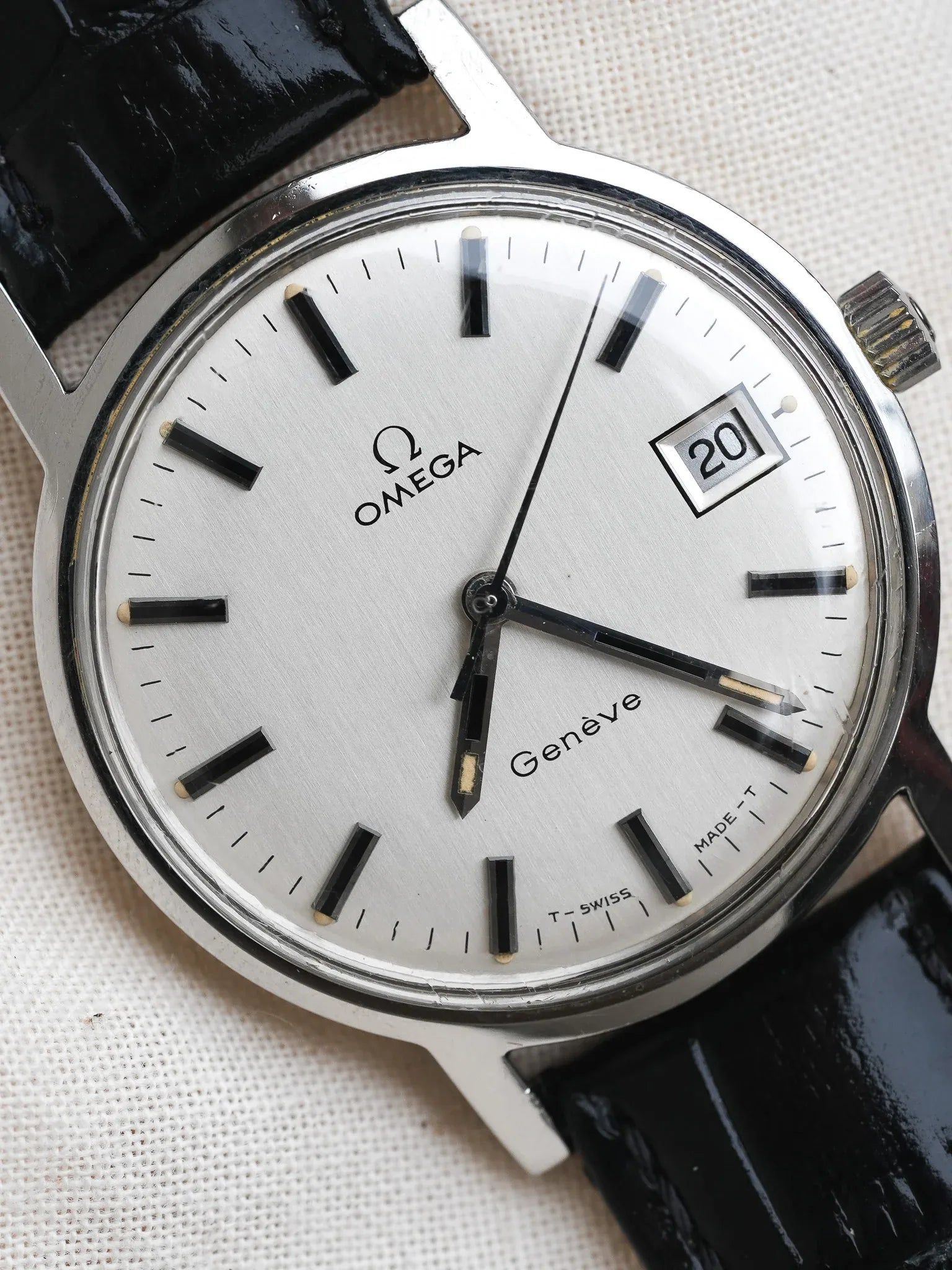Omega - Genève 136.070 Date Index Onyx Argent - 1970 - Atelier Victor