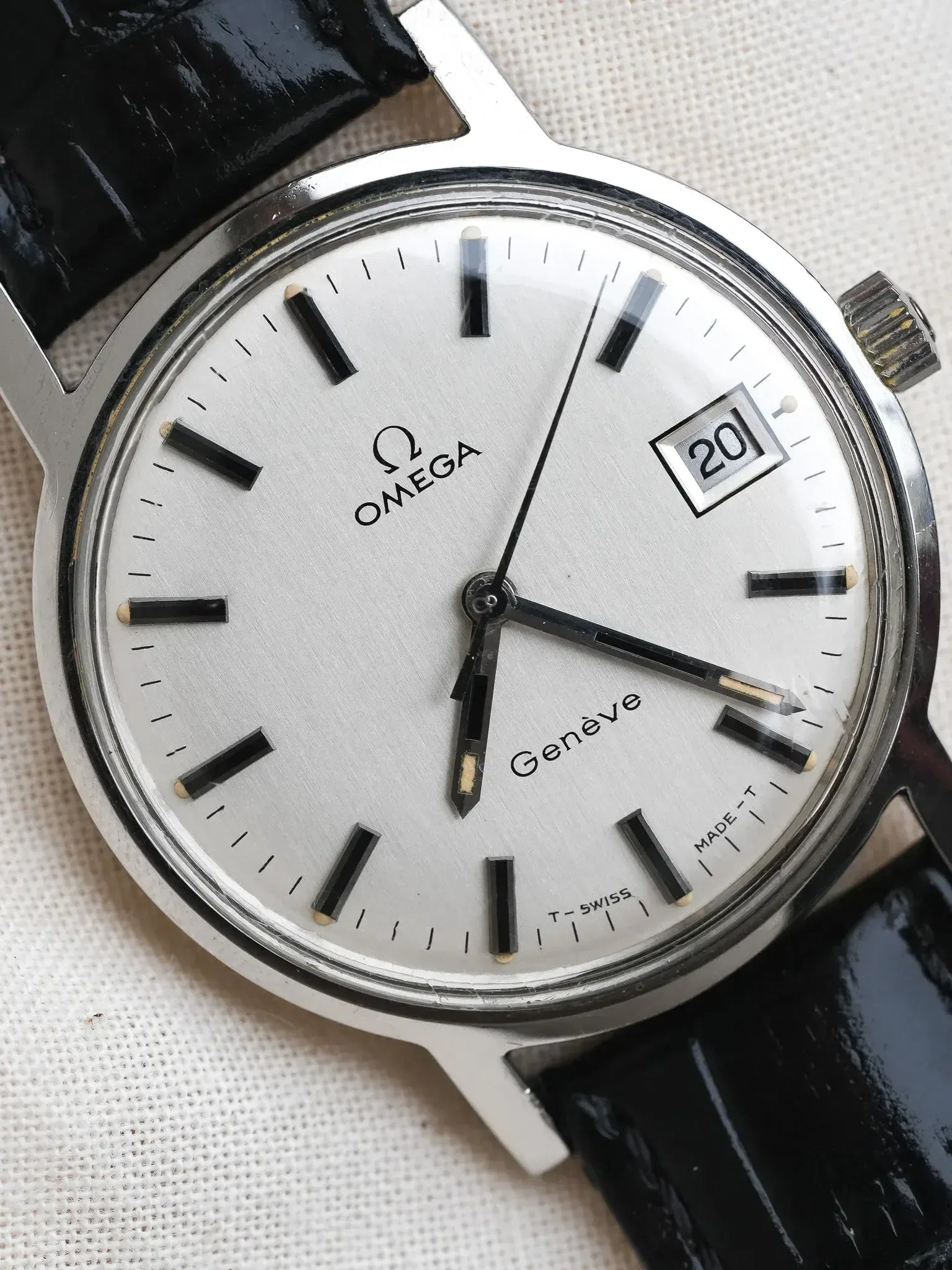 Omega - Genève 136.070 Date Index Onyx Argent - 1970 - Atelier Victor