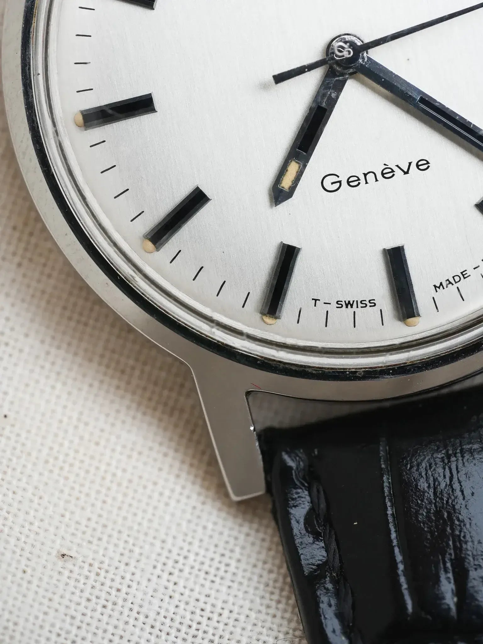 Omega - Genève 136.070 Date Index Onyx Argent - 1970 - Atelier Victor