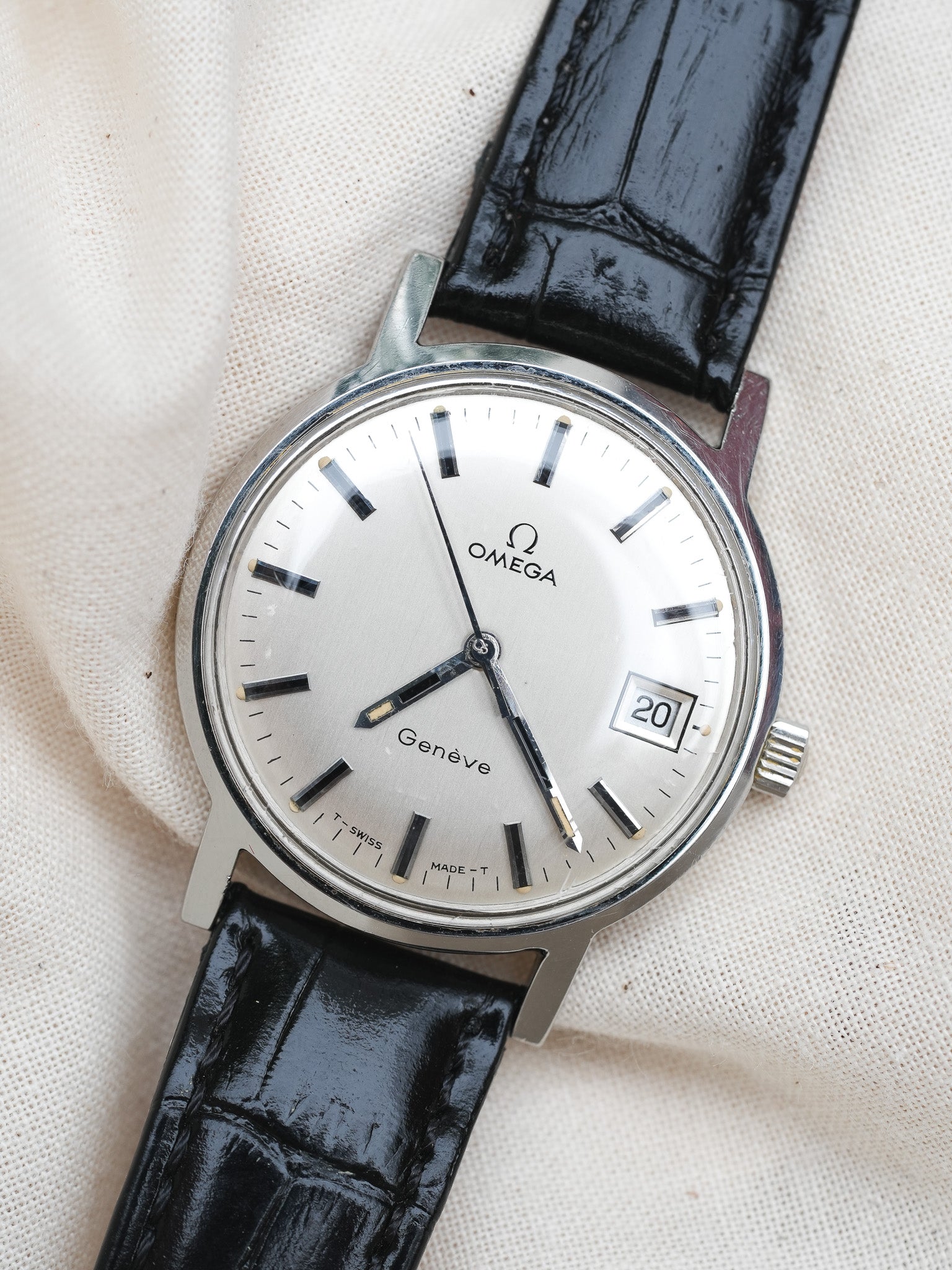Omega - Genève 136.070 Date Index Onyx Argent - 1970 - Atelier Victor - Vintage Shop