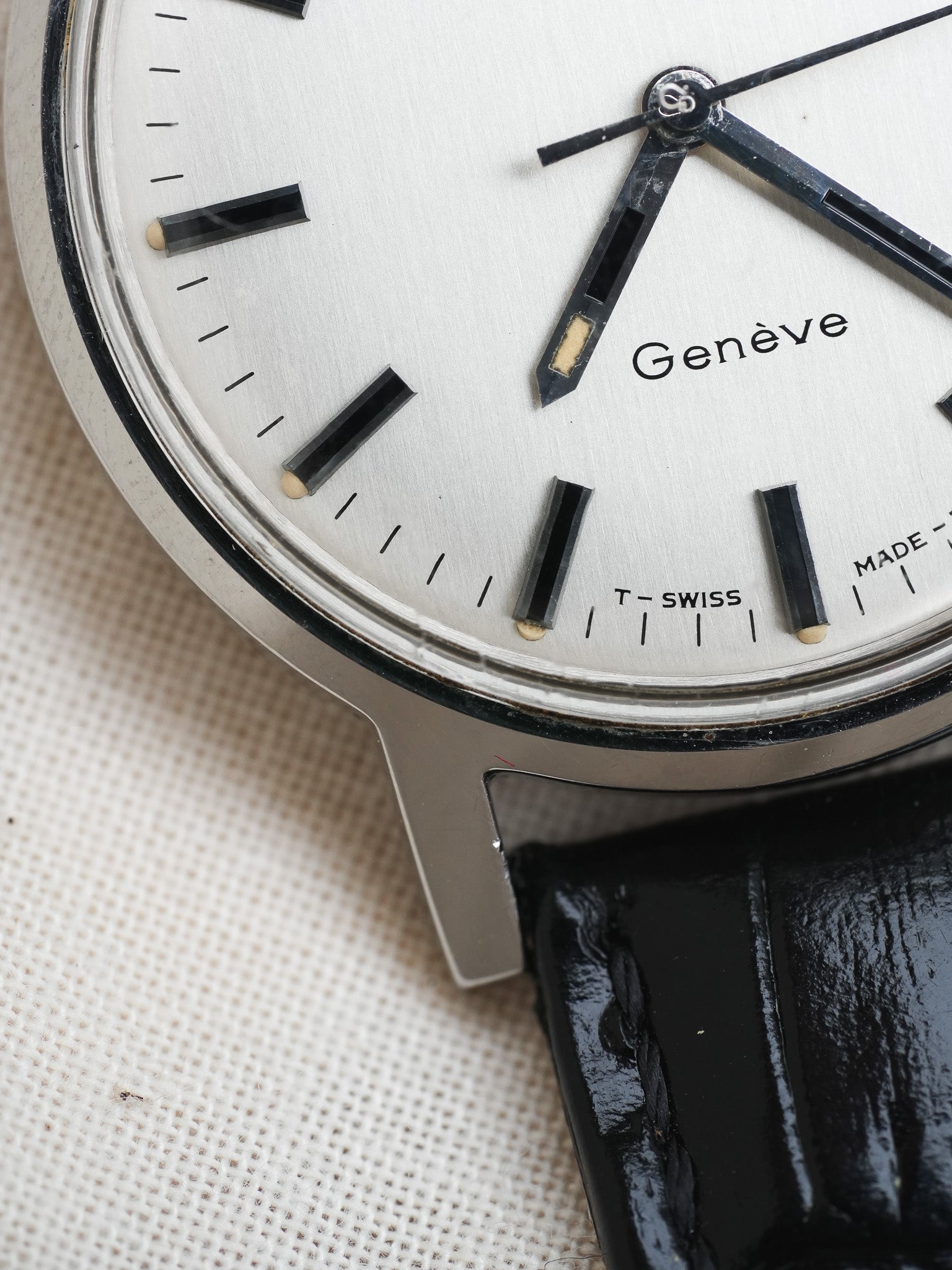 Omega - Genève 136.070 Date Index Onyx Argent - 1970 - Atelier Victor - Vintage Shop