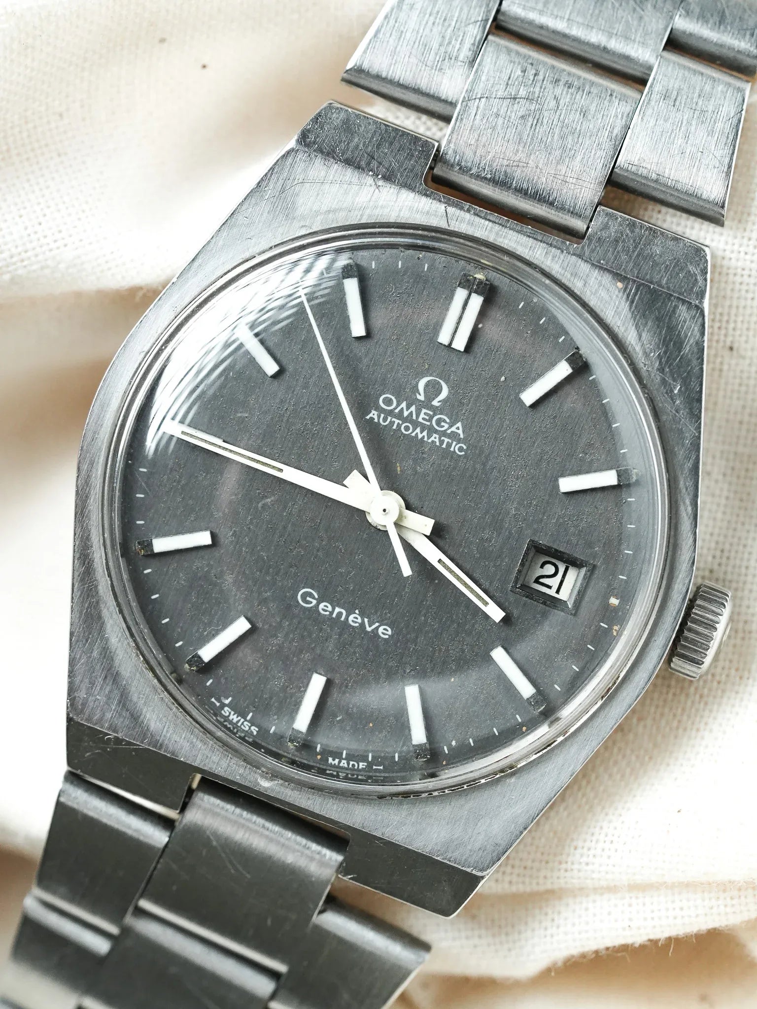 Omega - Genève 166.0099 Acier Anthracite Patine - 1973 - Atelier Victor - Vintage Shop